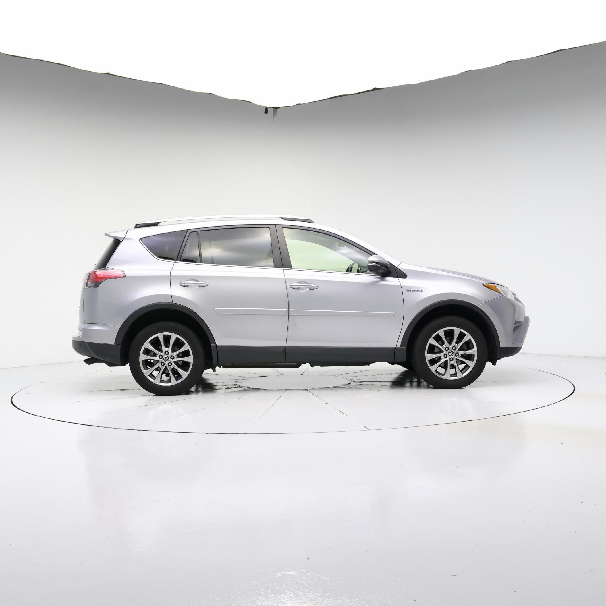 Thumbnail: 2017 Toyota RAV4 - 7