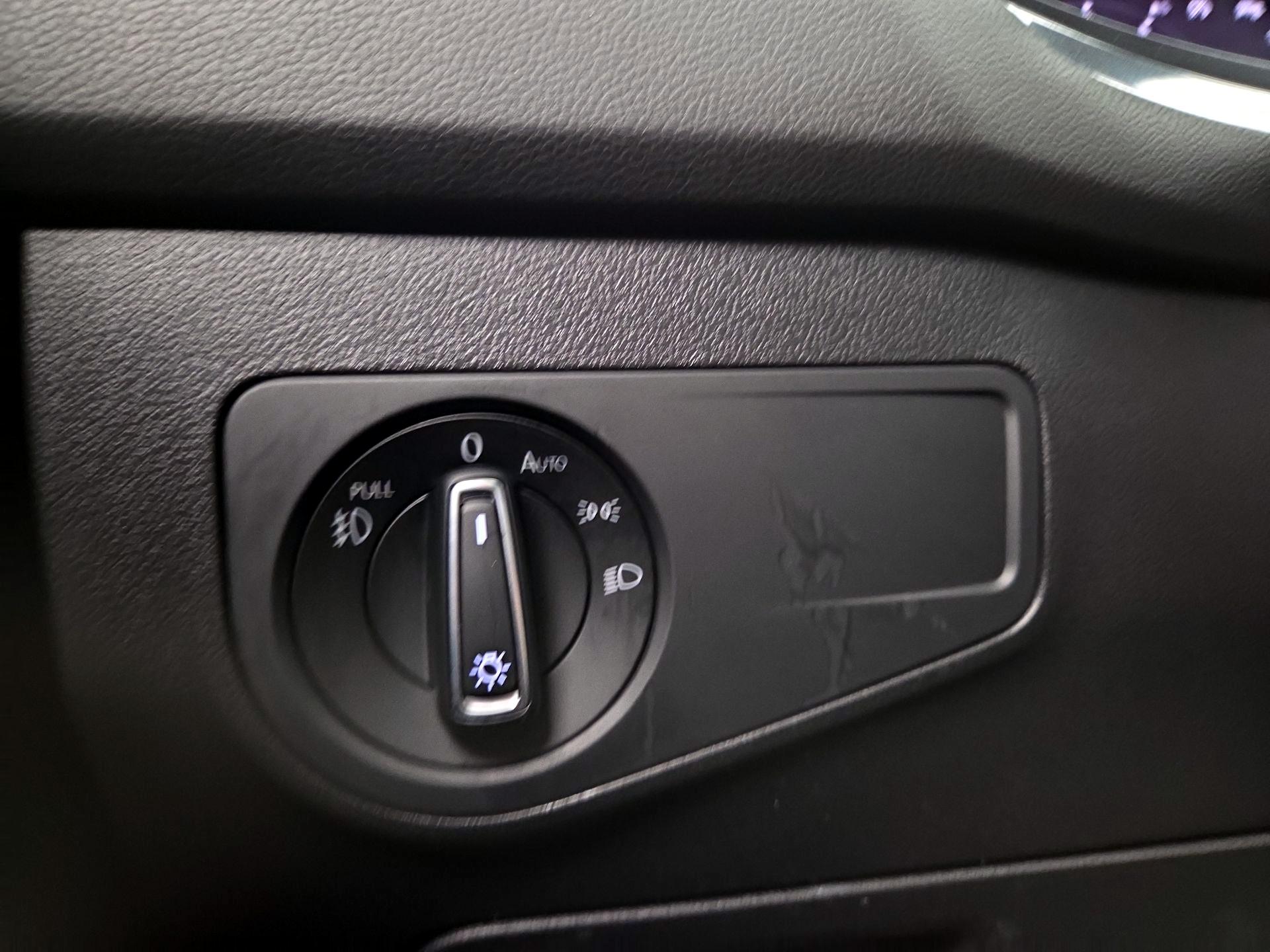 Thumbnail: 2020 Volkswagen Tiguan - 13