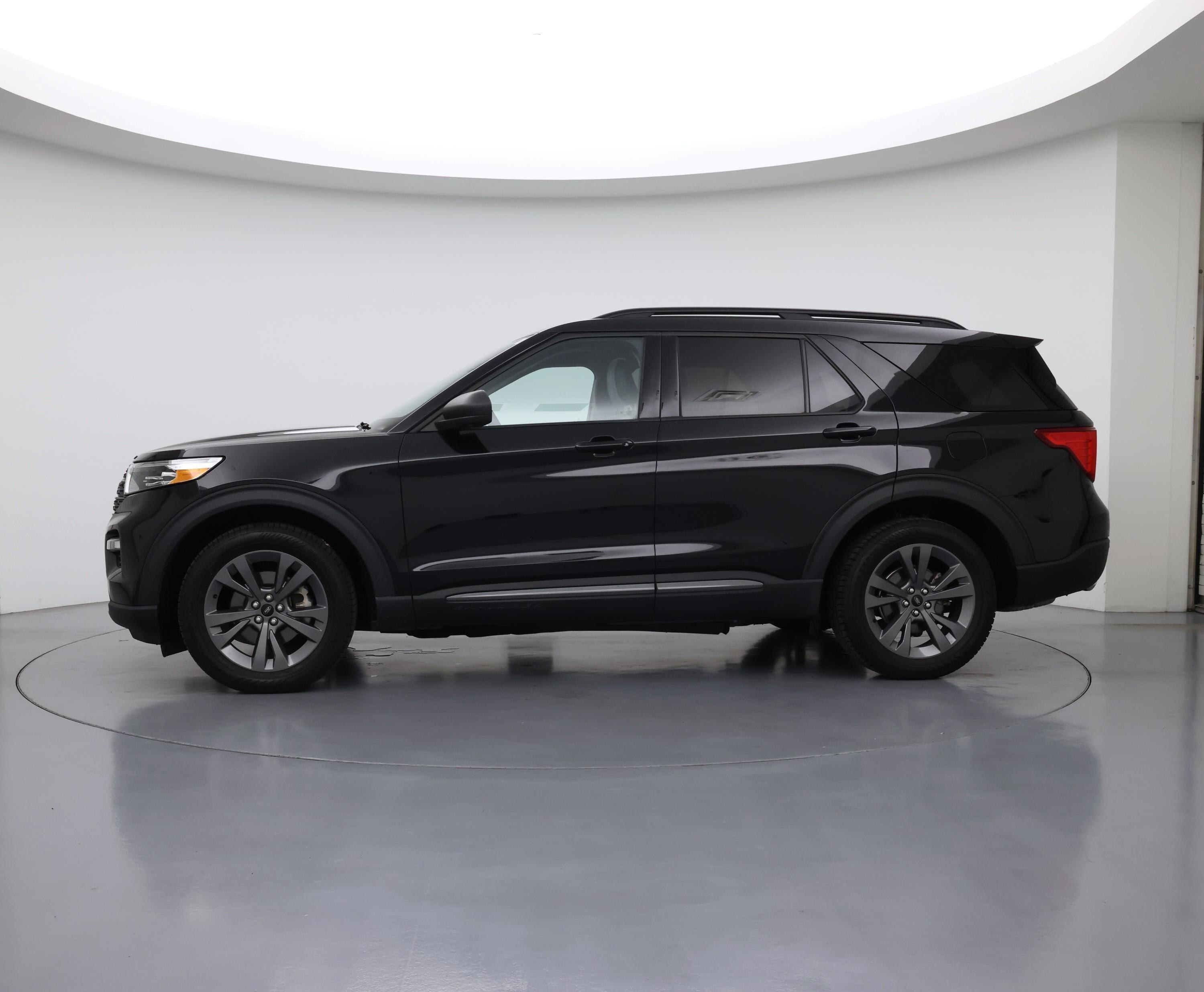 Thumbnail: 2021 Ford Explorer - 3