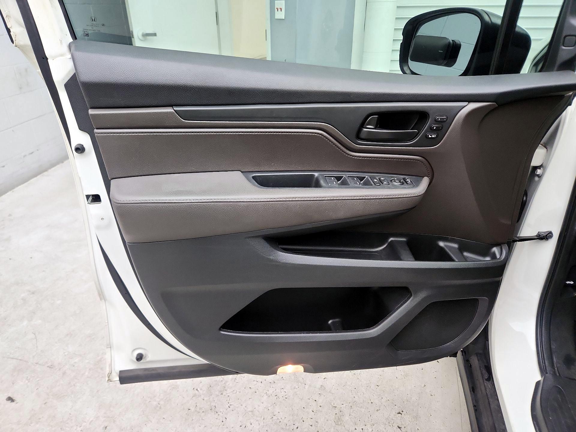 Thumbnail: 2019 Honda Odyssey - 12