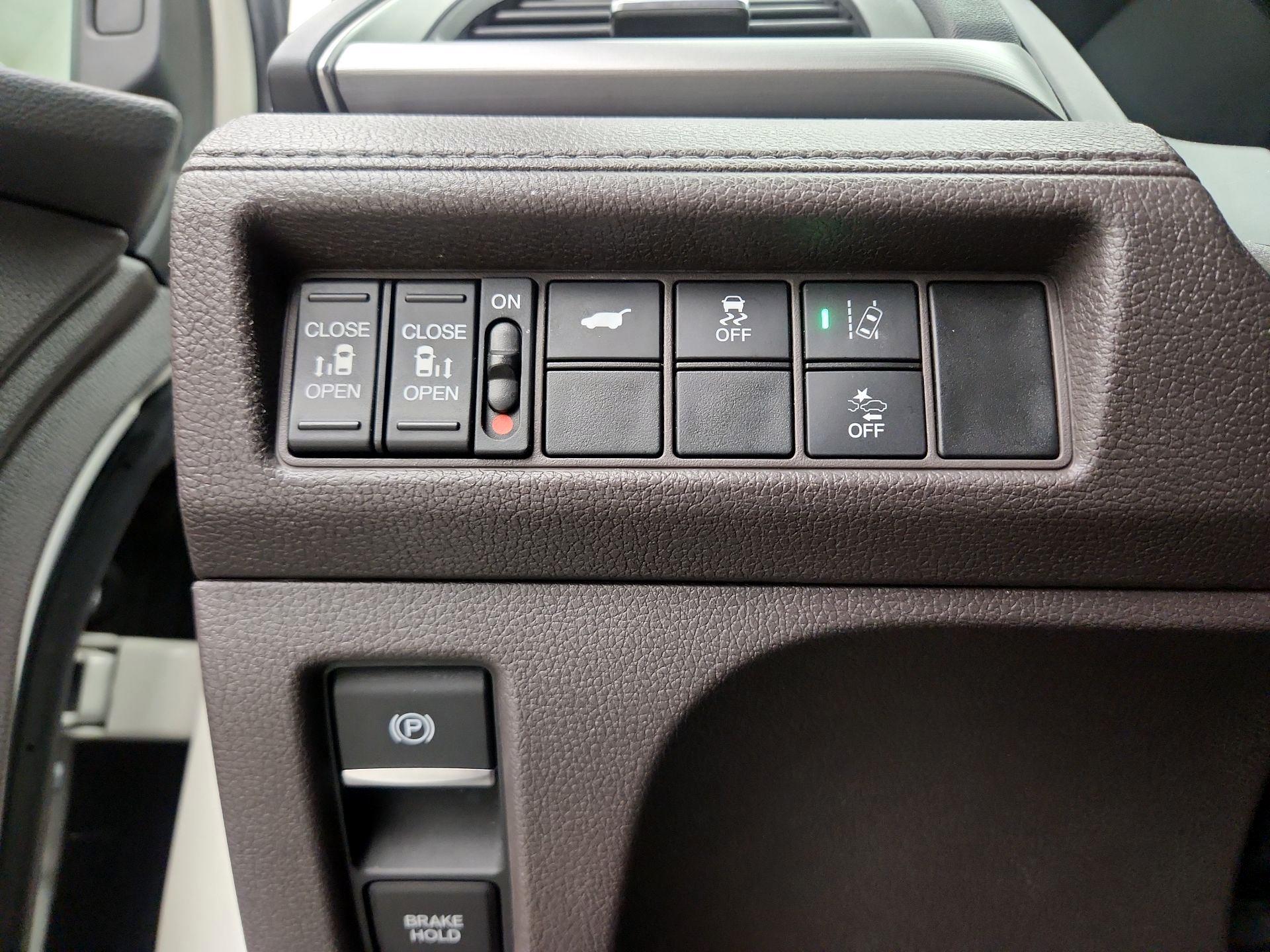 Thumbnail: 2019 Honda Odyssey - 13