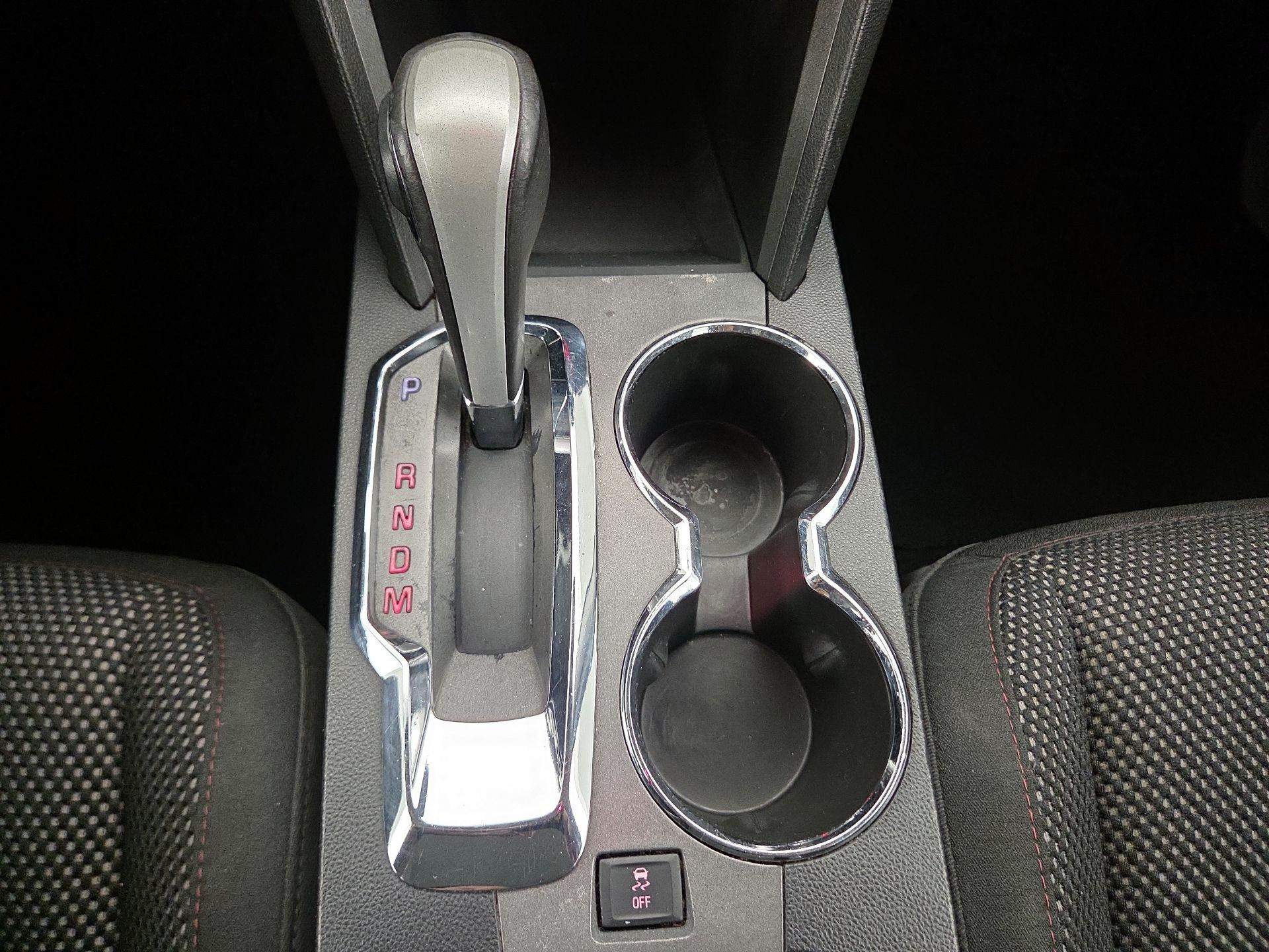 Thumbnail: 2015 GMC Terrain - 17