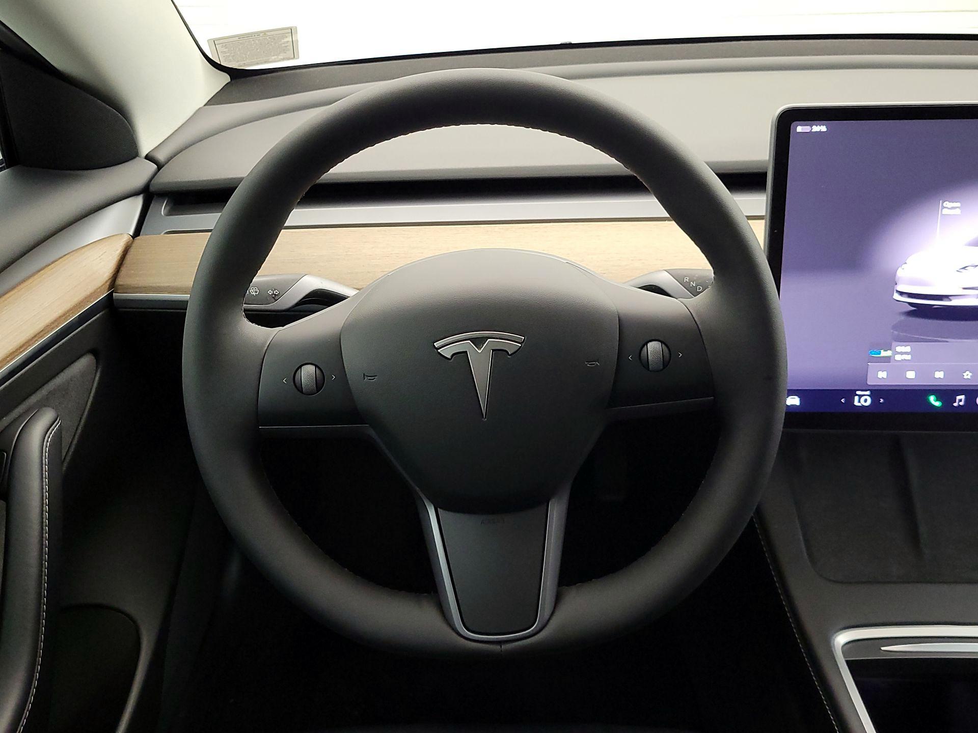 Thumbnail: 2022 Tesla Model 3 - 10
