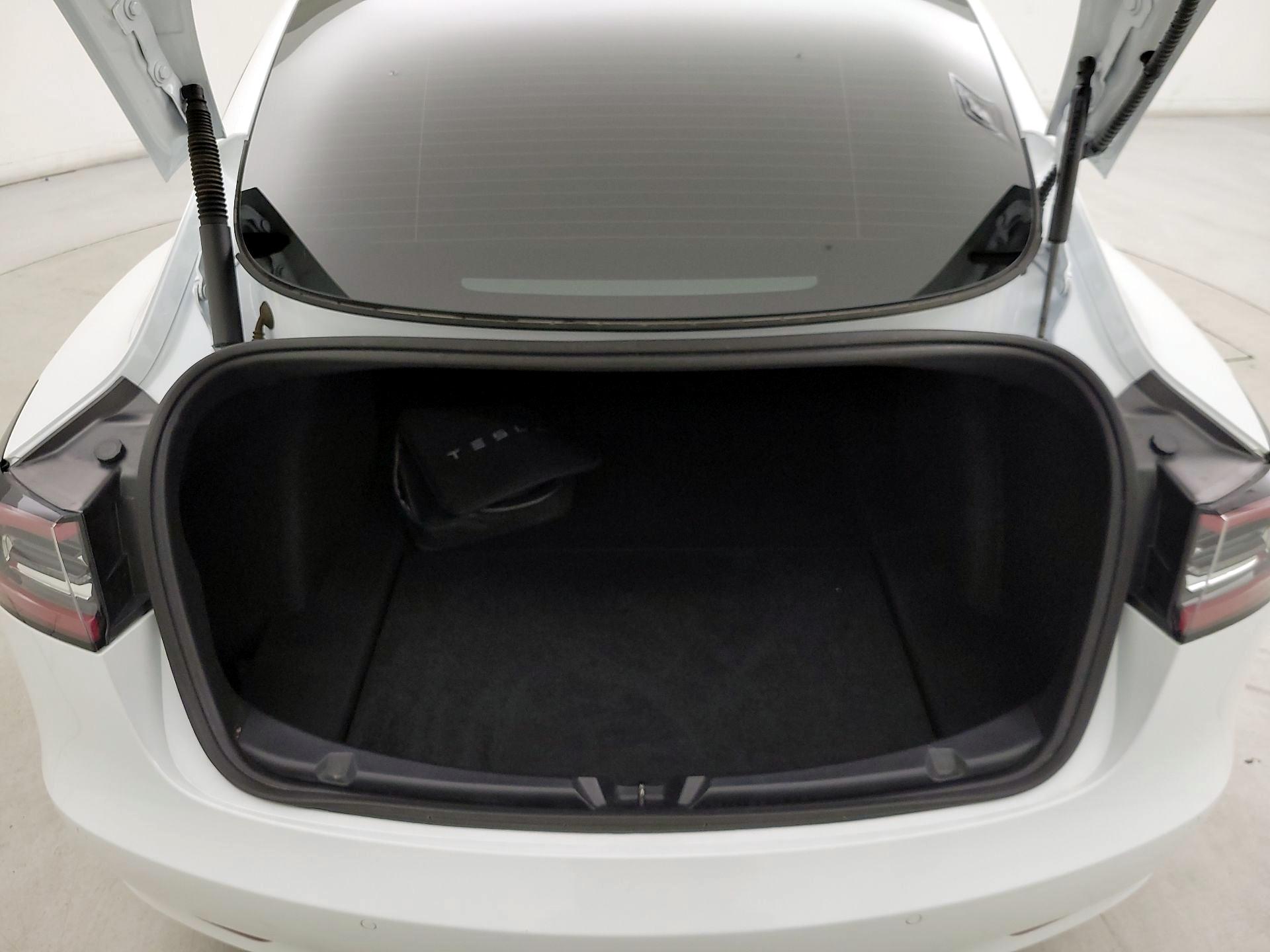 Thumbnail: 2022 Tesla Model 3 - 20