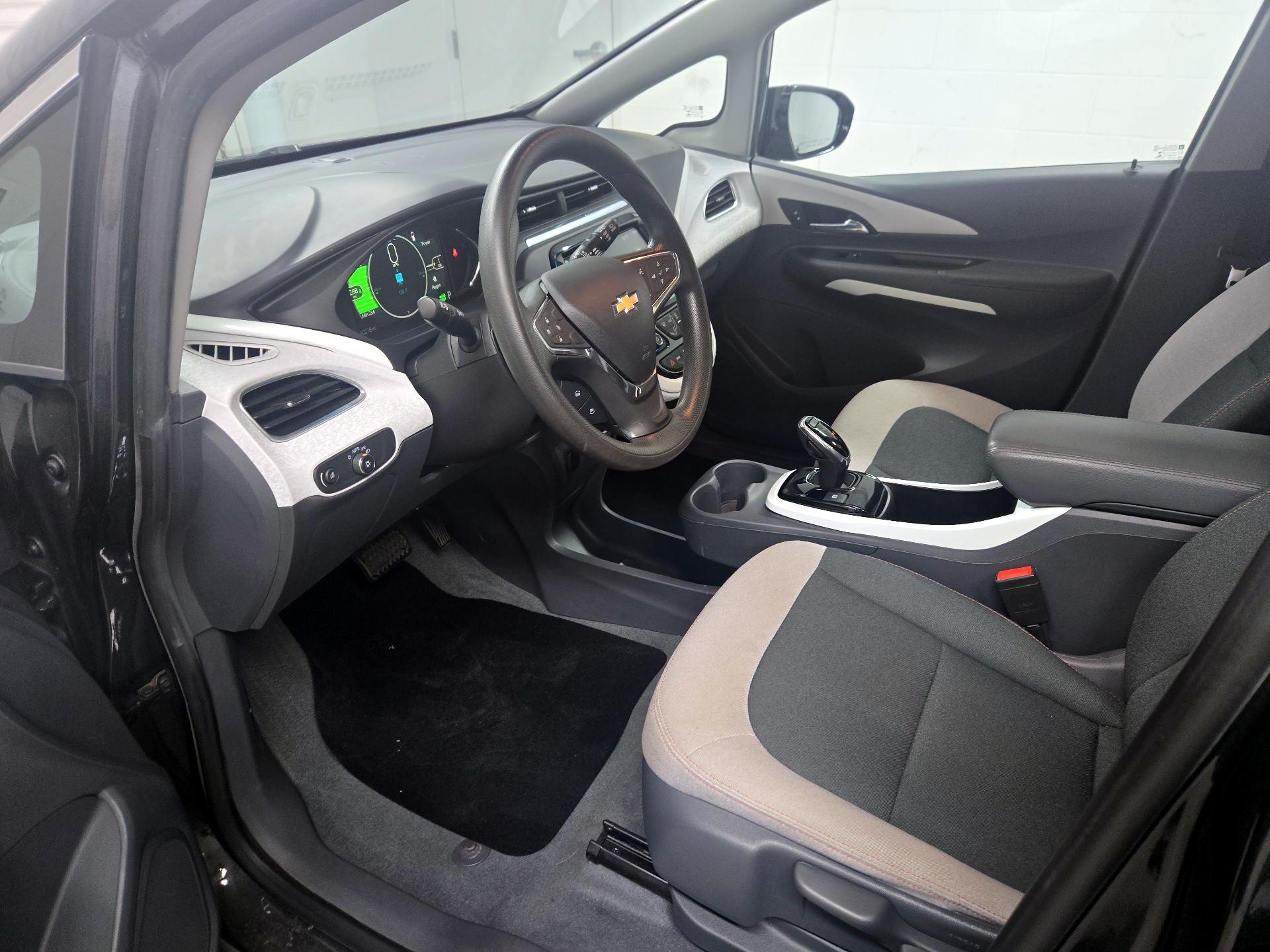 Thumbnail: 2021 Chevrolet Bolt EV - 11