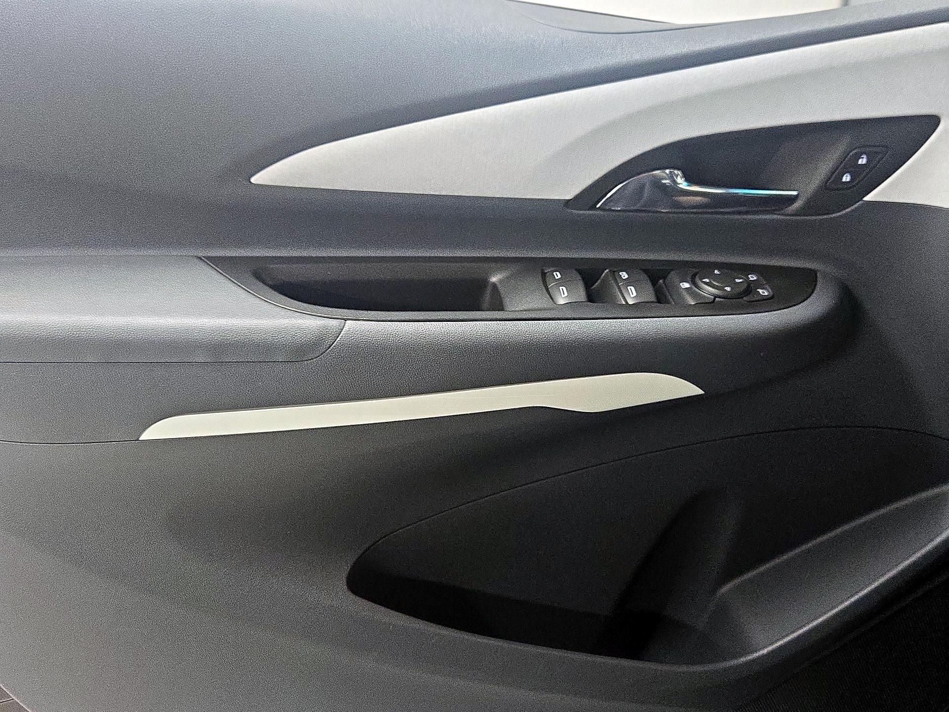 Thumbnail: 2021 Chevrolet Bolt EV - 12