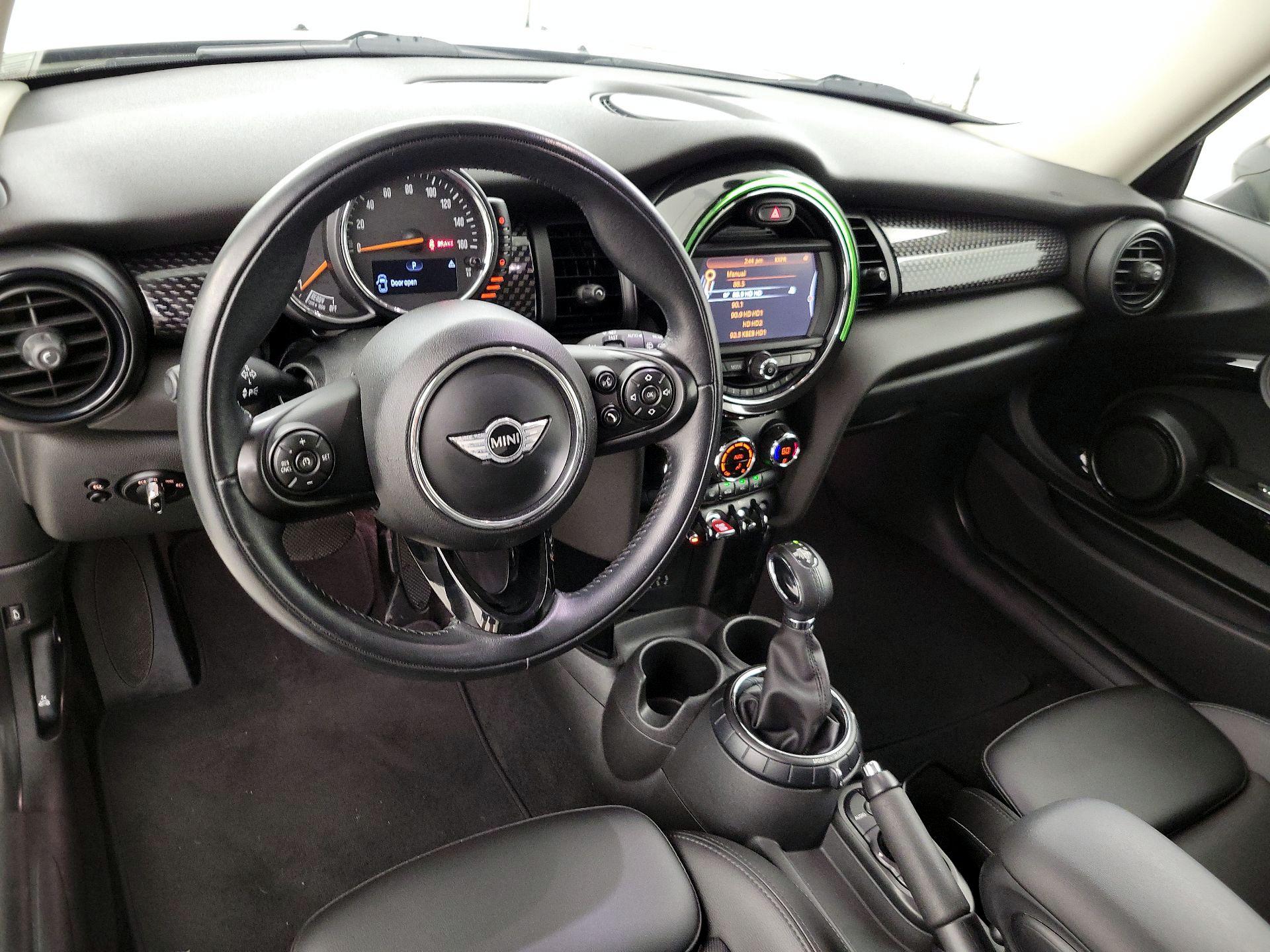 Thumbnail: 2017 MINI Cooper Hardtop - 9