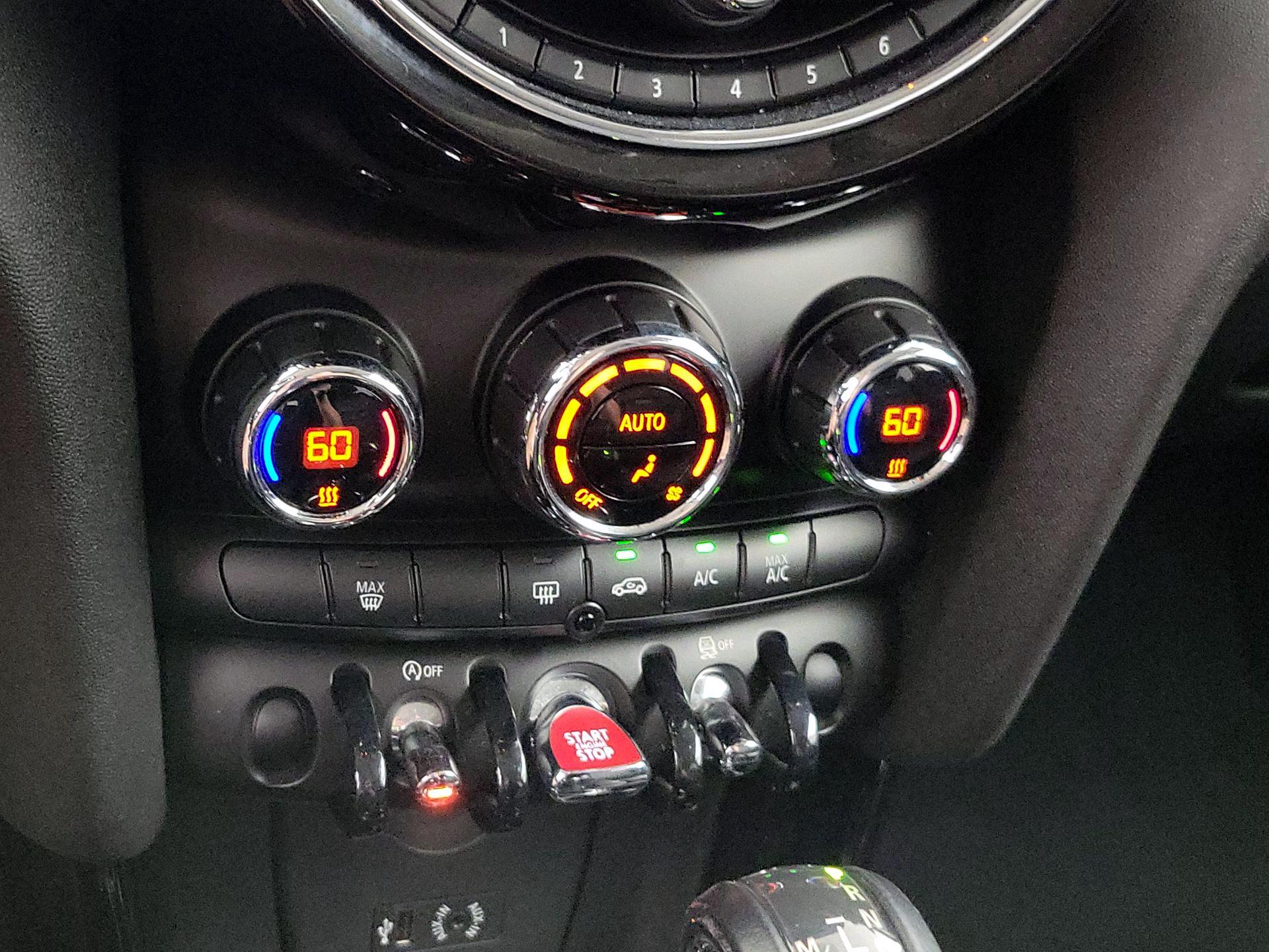 Thumbnail: 2017 MINI Cooper Hardtop - 16