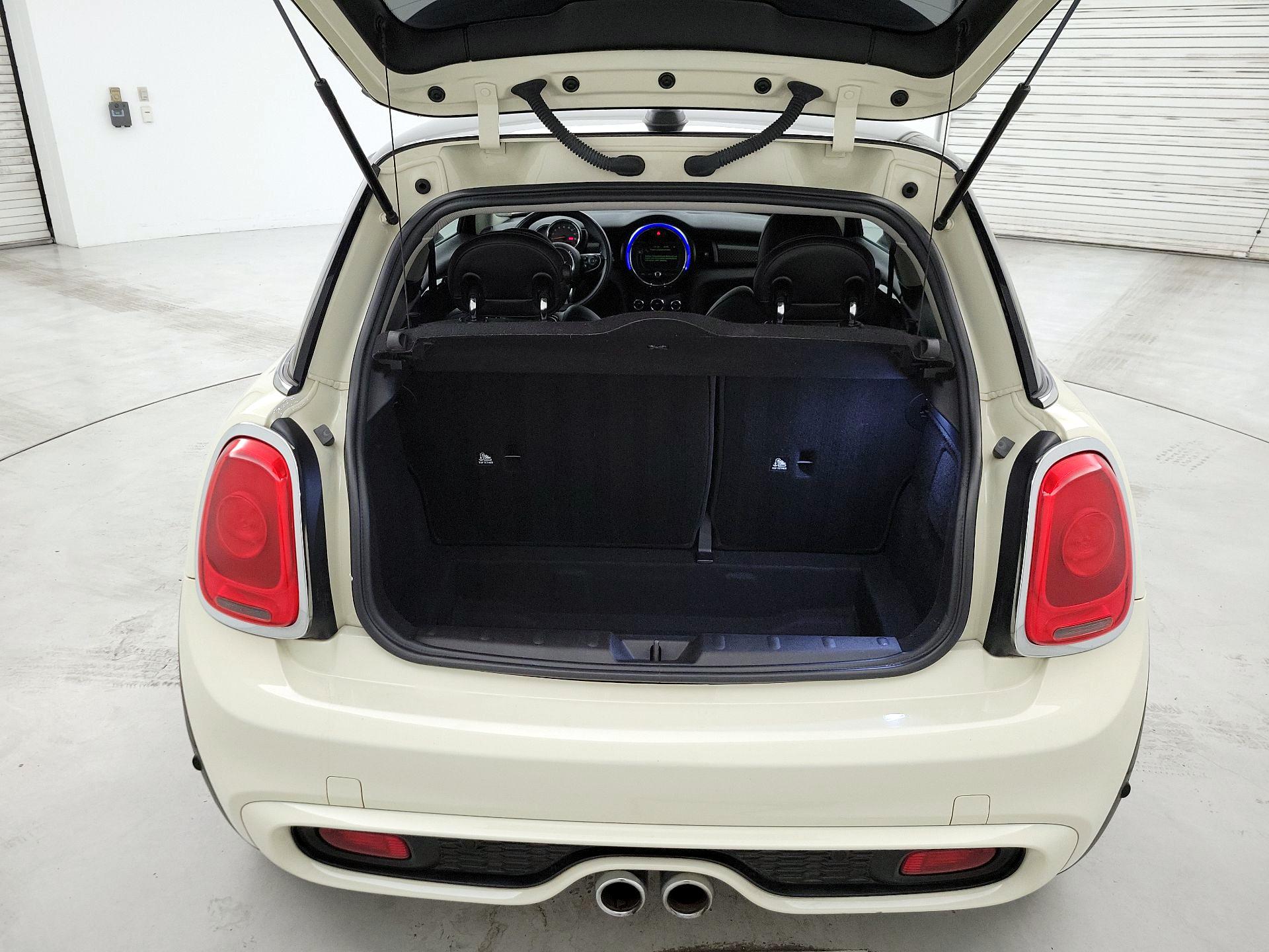 Thumbnail: 2017 MINI Cooper Hardtop - 20