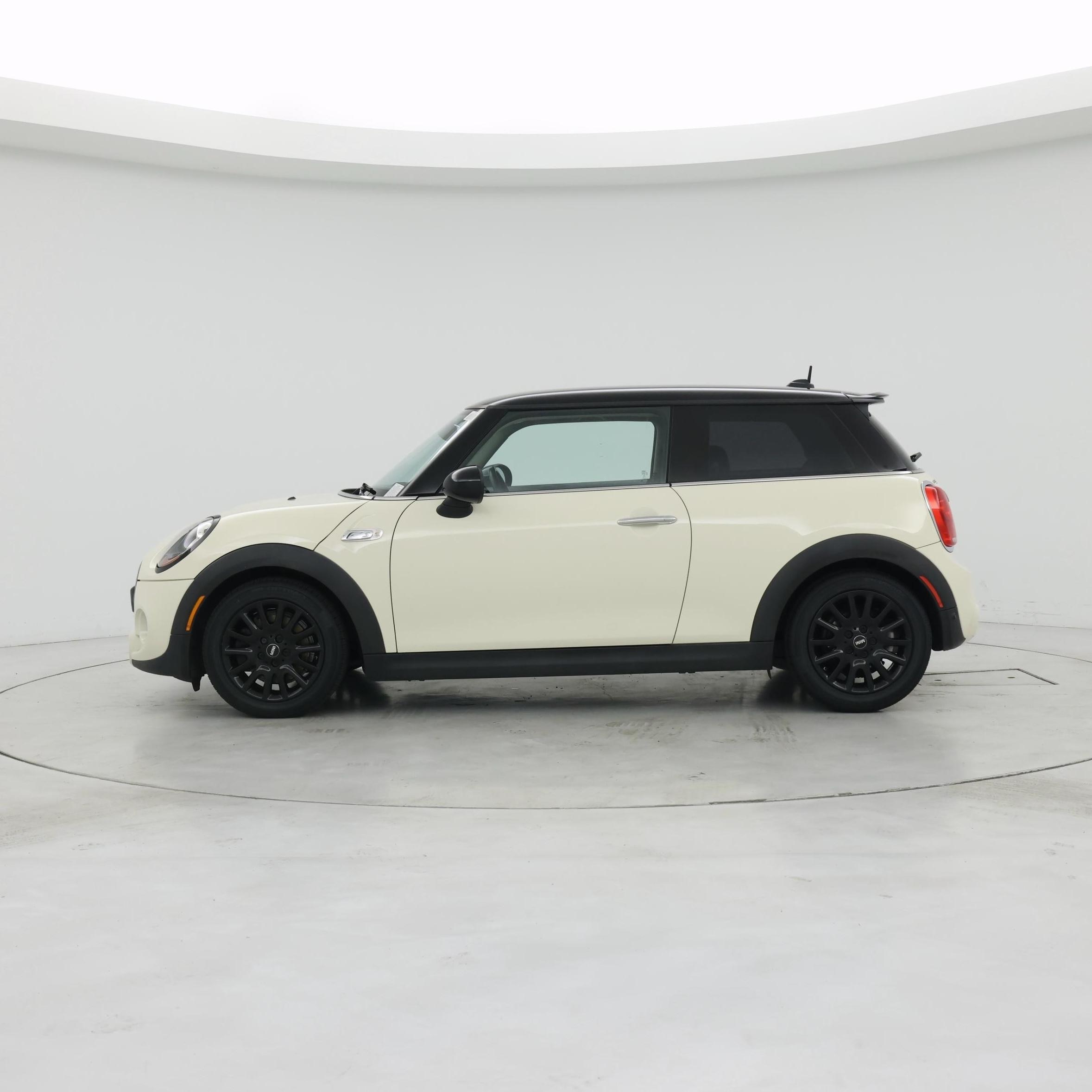 Thumbnail: 2017 MINI Cooper Hardtop - 3