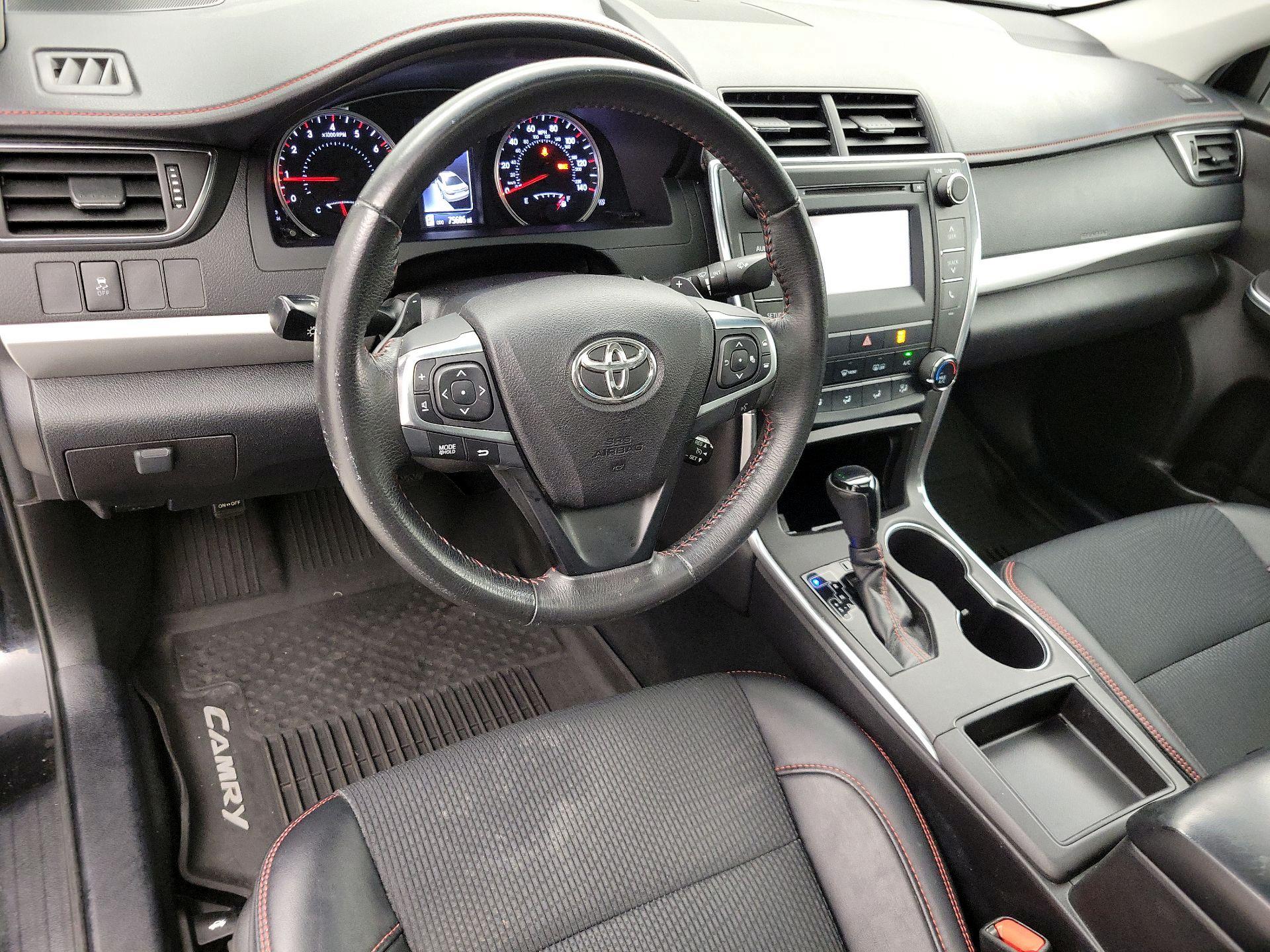 Thumbnail: 2017 Toyota Camry - 9