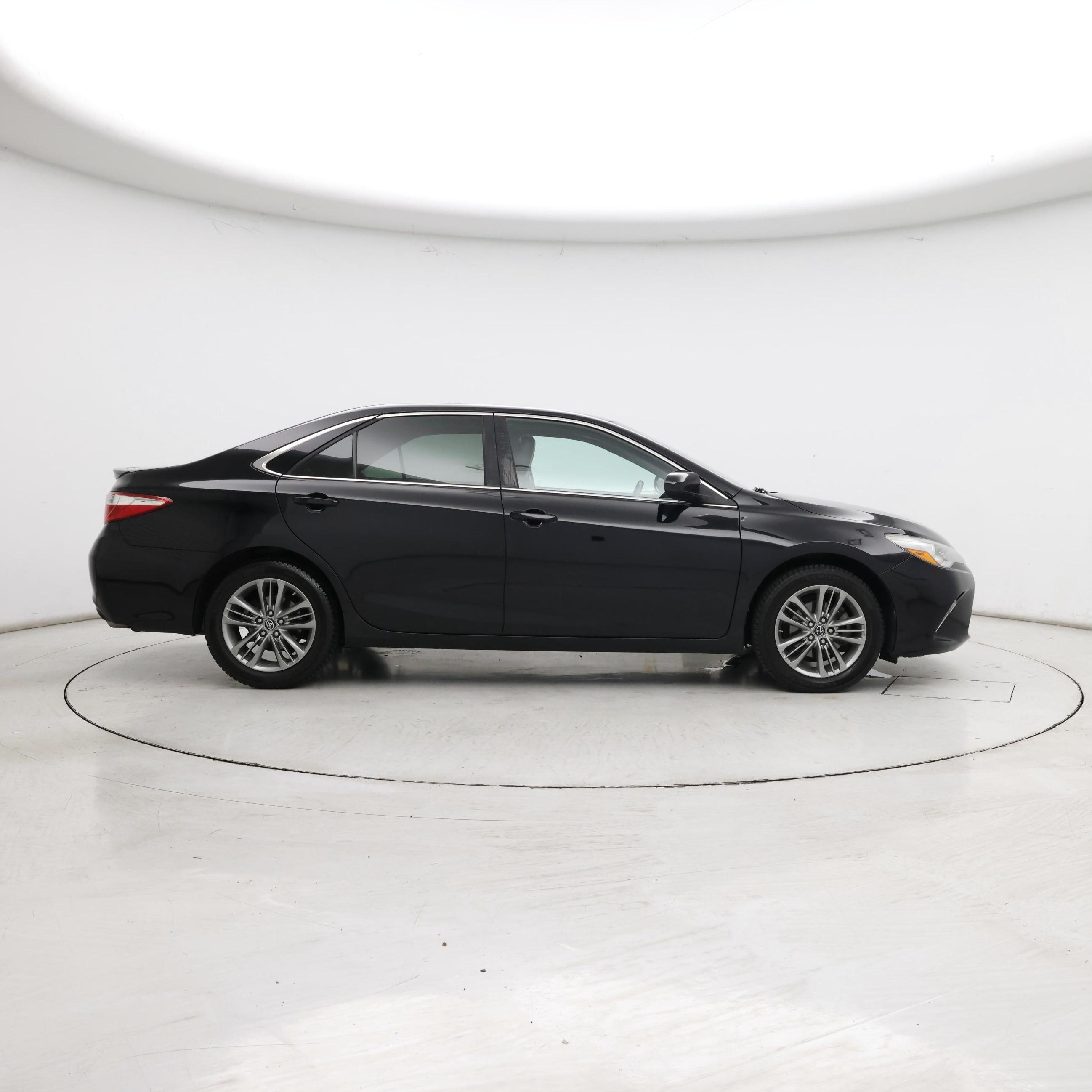 Thumbnail: 2017 Toyota Camry - 7