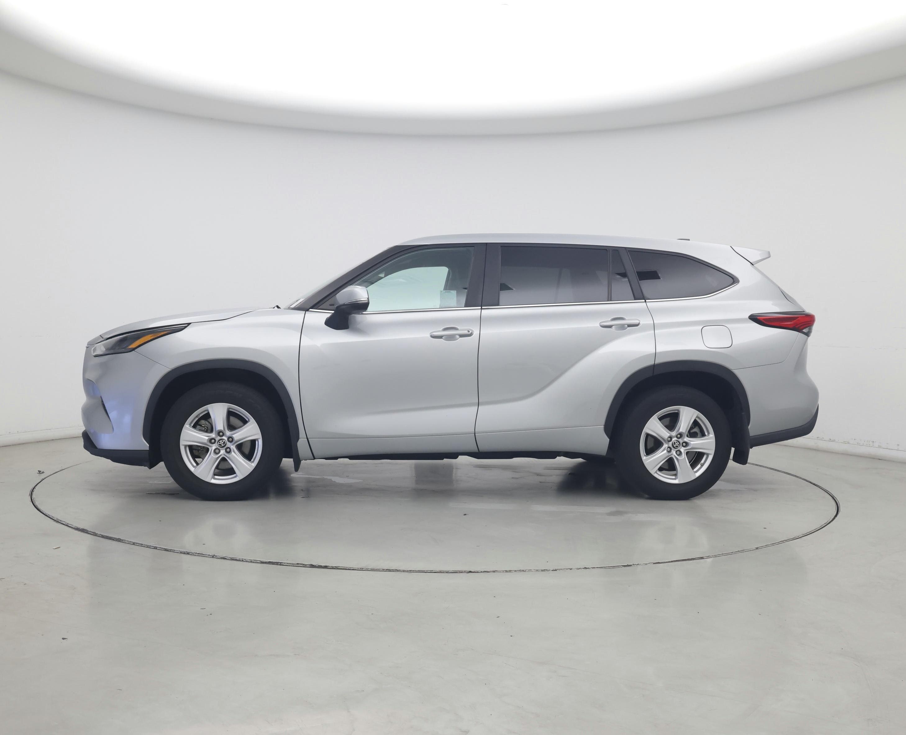 Thumbnail: 2023 Toyota Highlander - 3