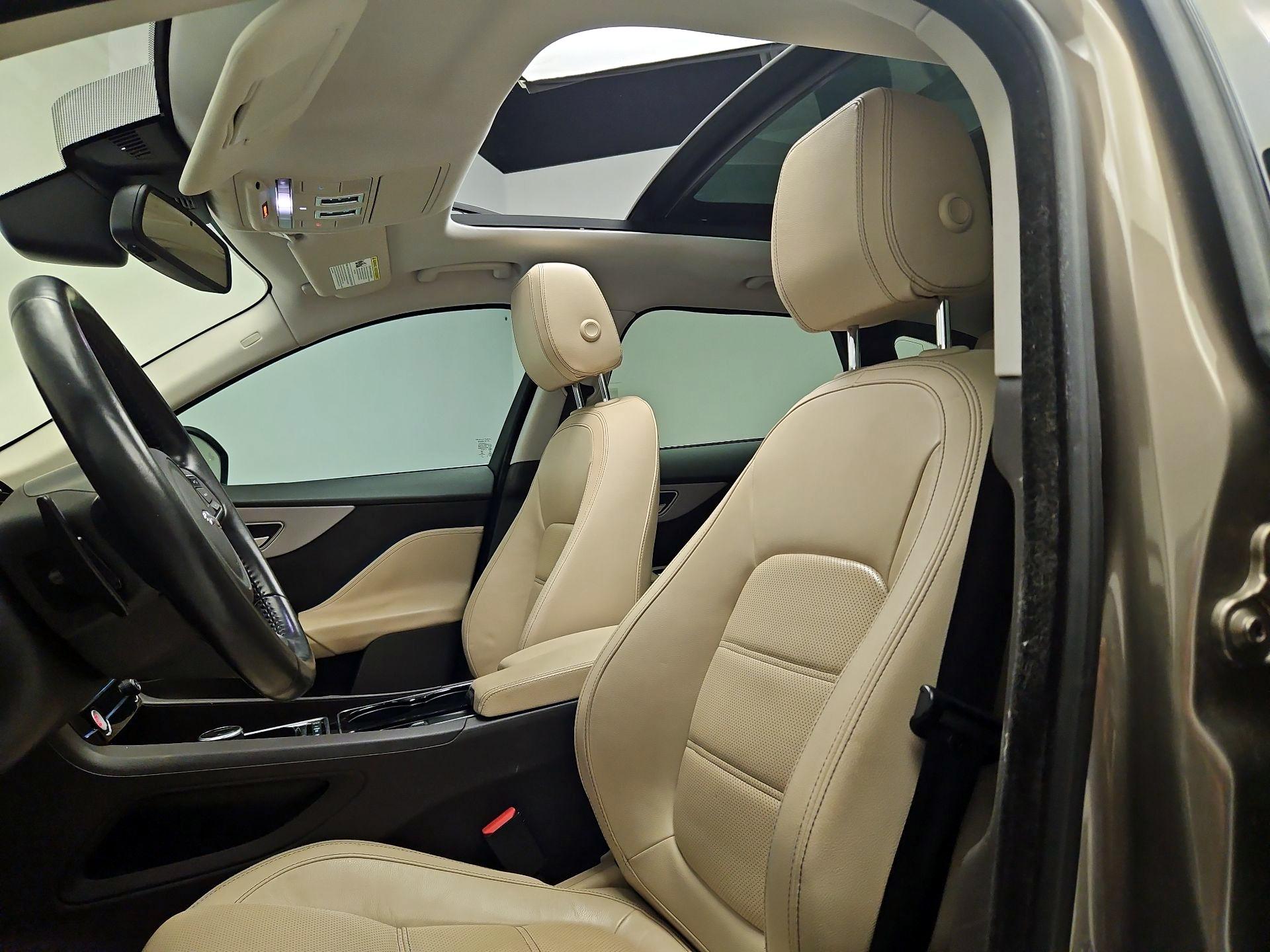 Thumbnail: 2017 Jaguar F-Pace - 19