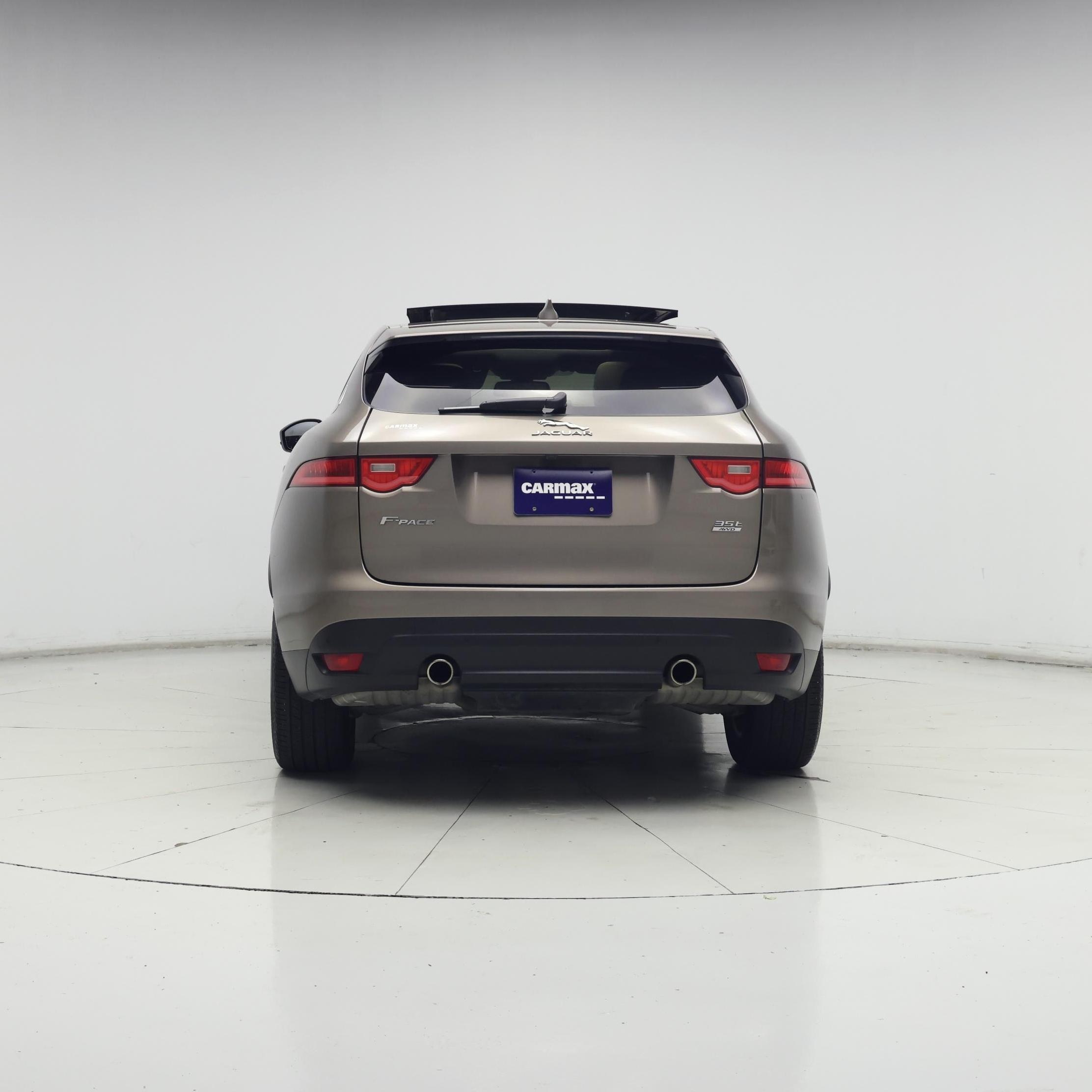 Thumbnail: 2017 Jaguar F-Pace - 6