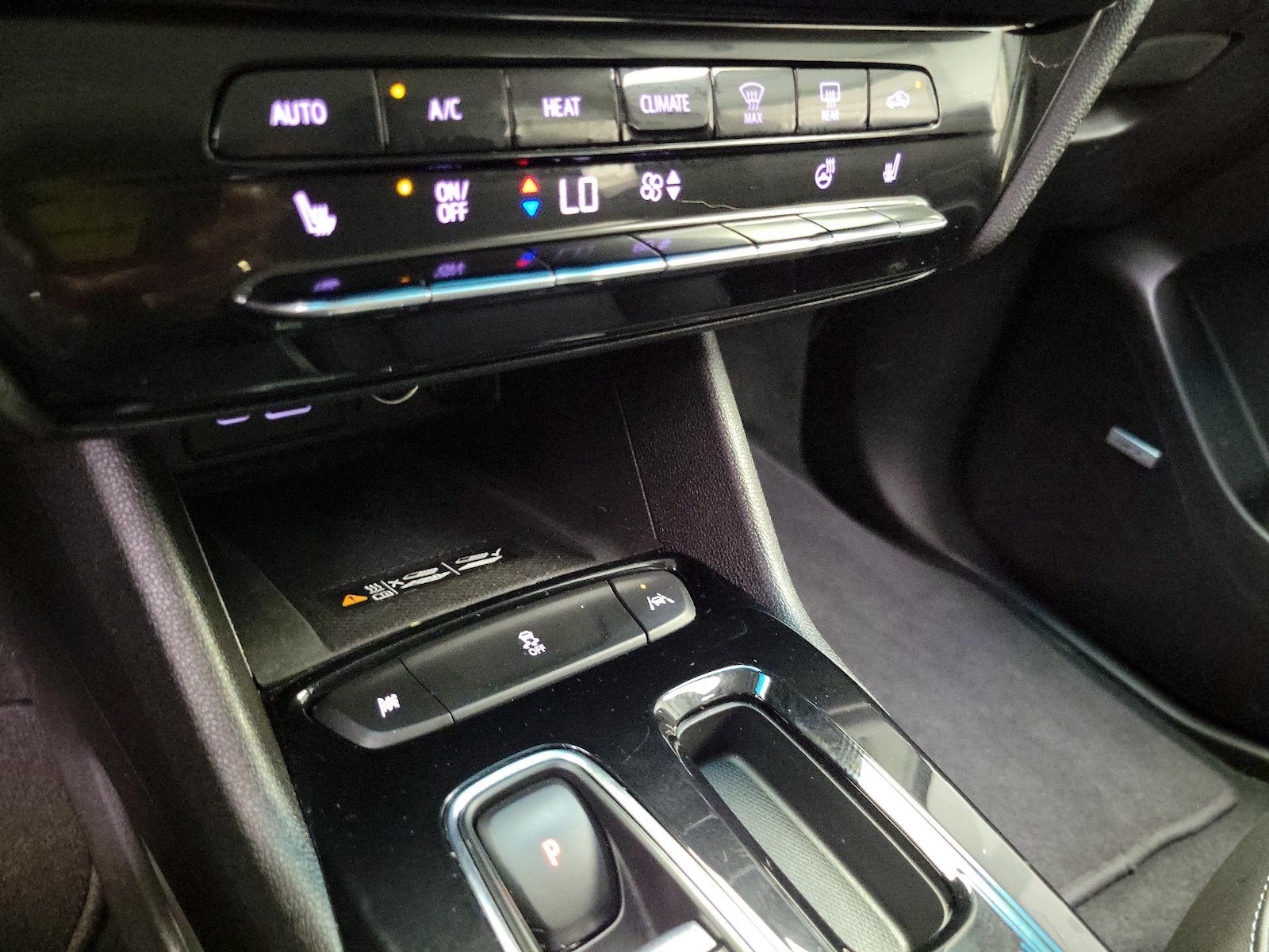 2023 Chevrolet Bolt EV 2LT - Photo 18