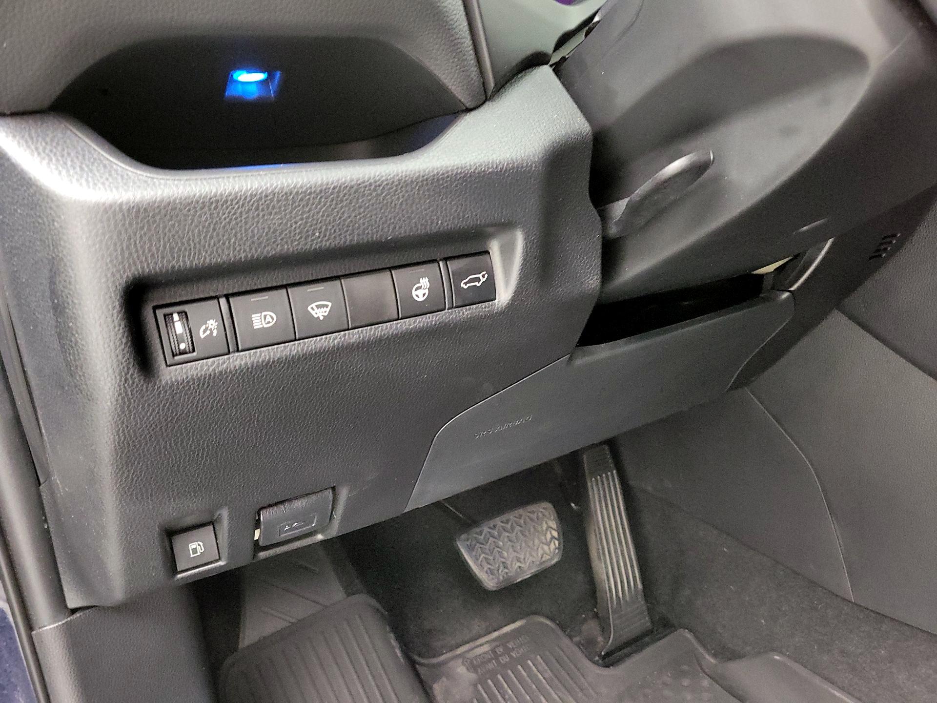 Thumbnail: 2021 Toyota RAV4 - 13