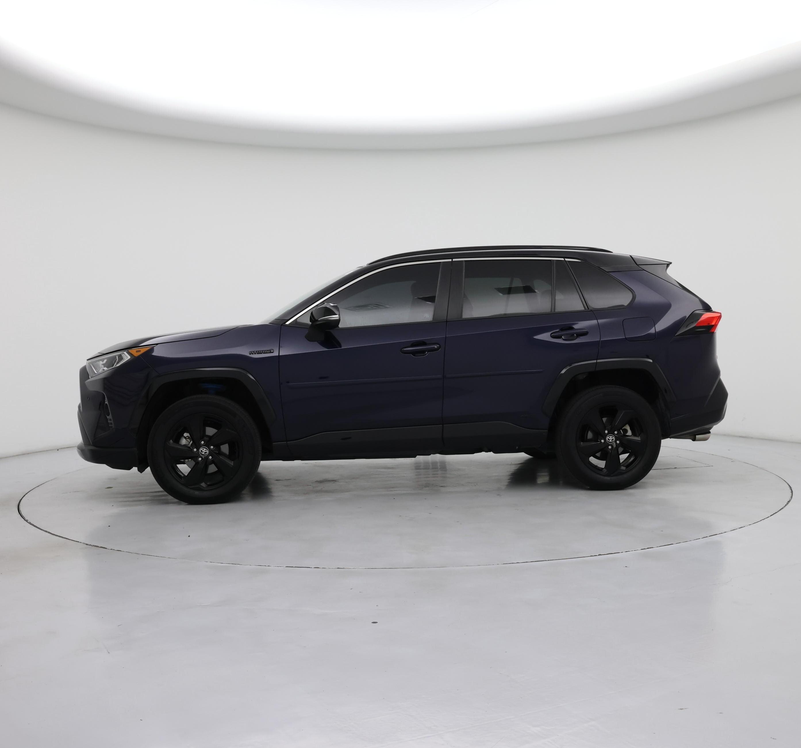 Thumbnail: 2021 Toyota RAV4 - 3