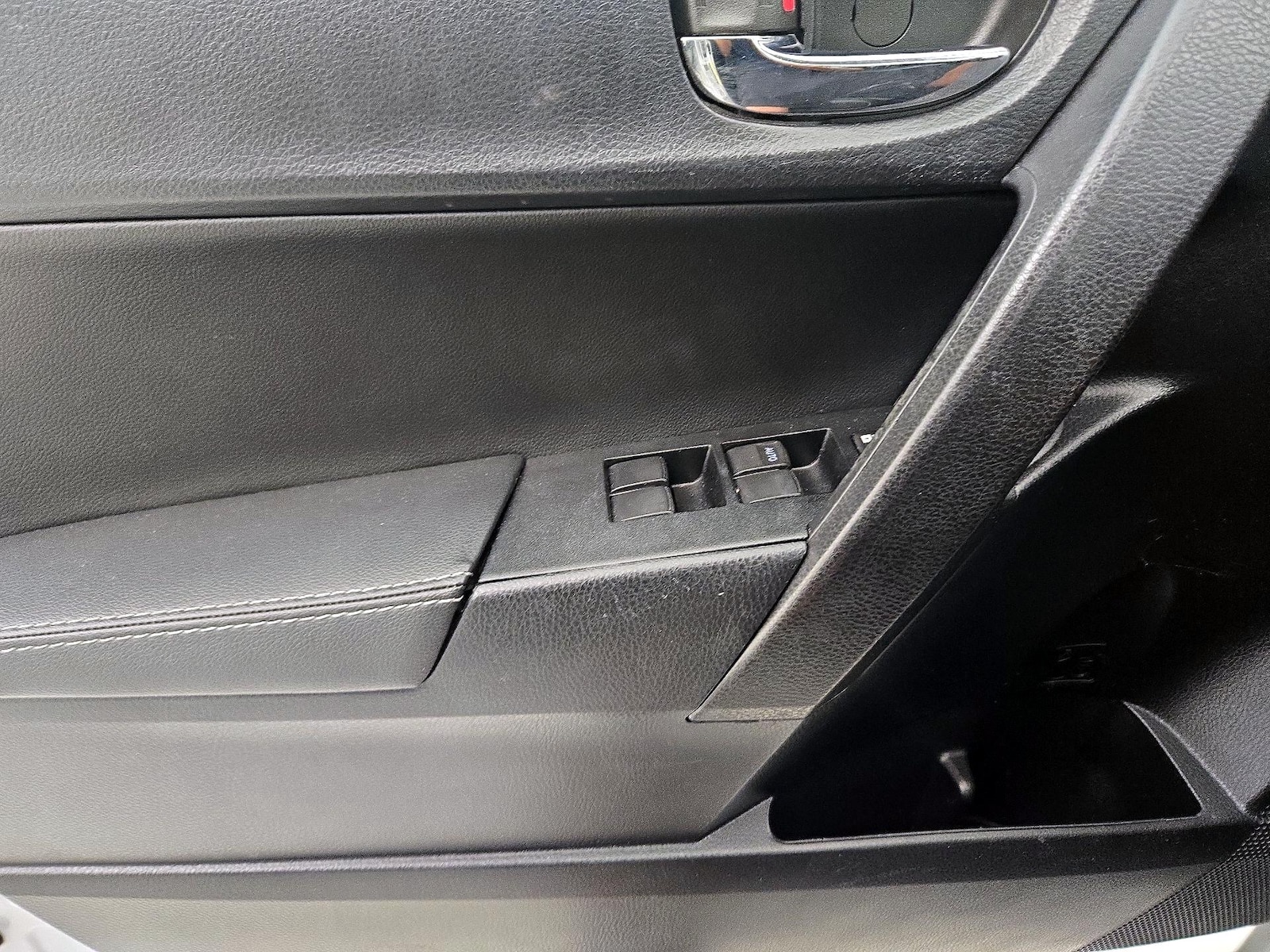 2014 Toyota Corolla S Plus - Photo 13