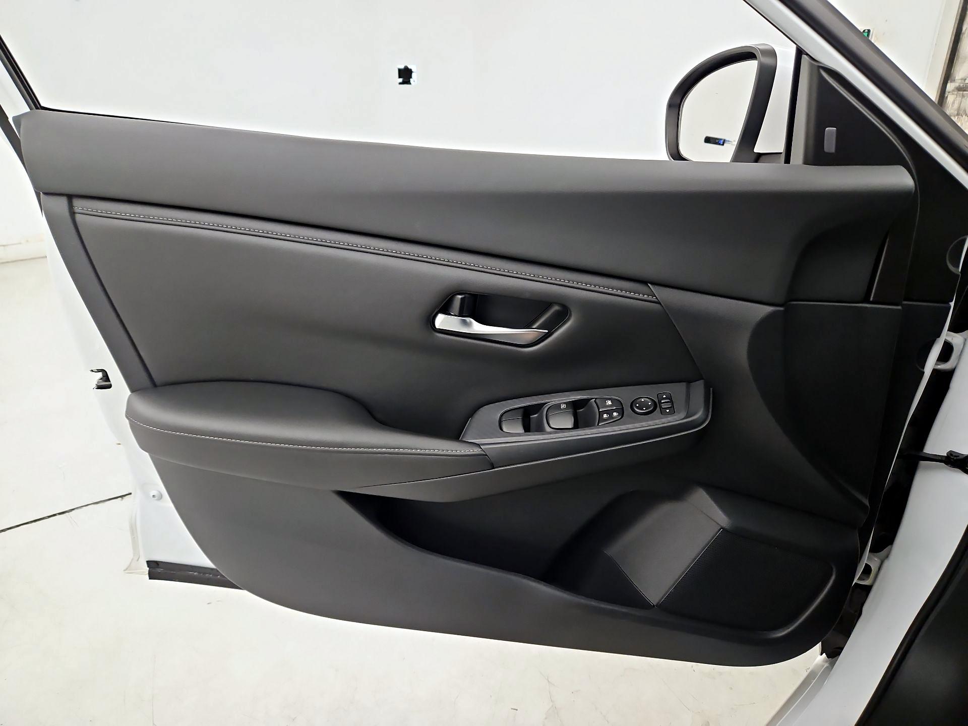Thumbnail: 2020 Nissan Sentra - 12