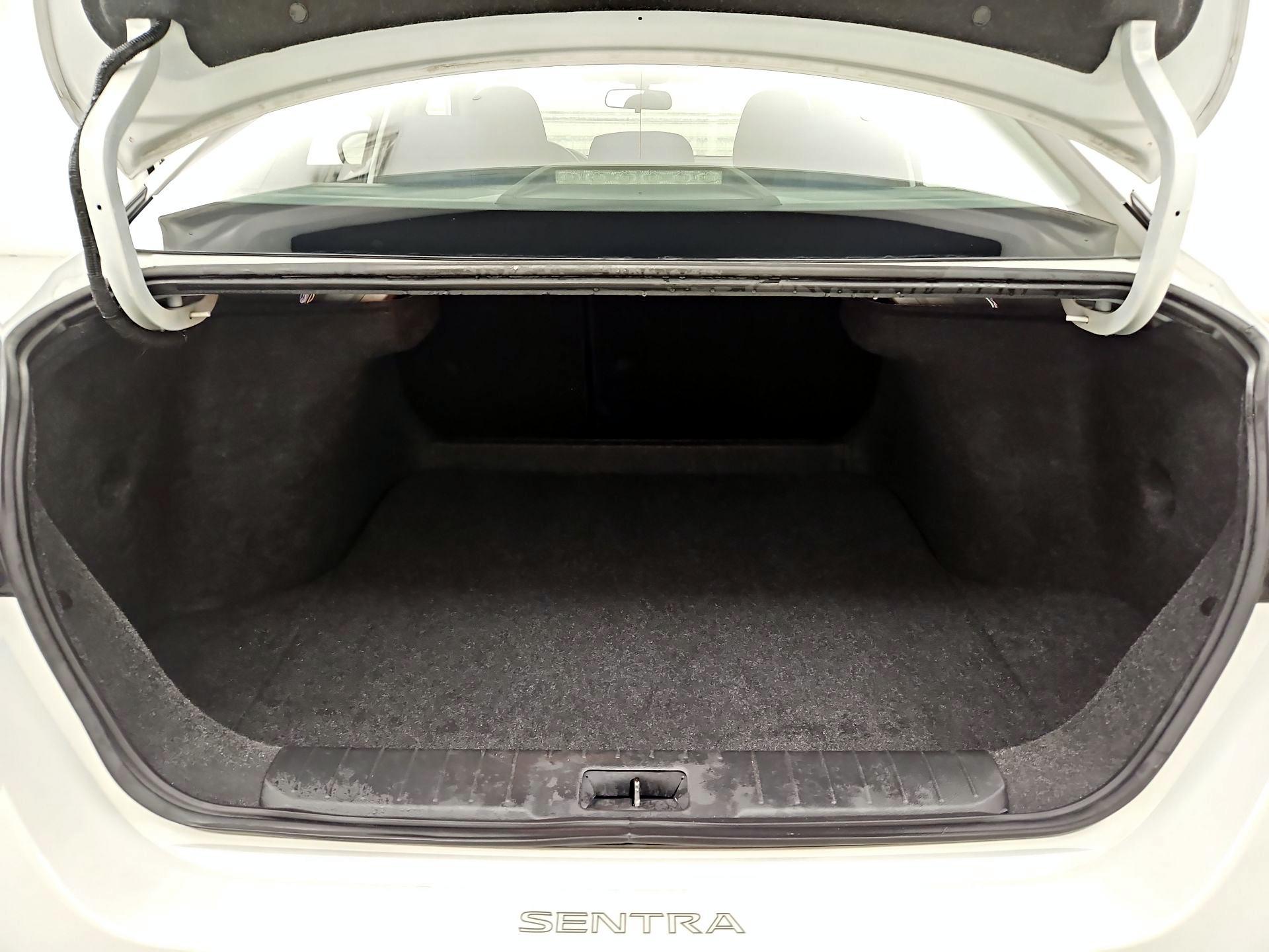 Thumbnail: 2020 Nissan Sentra - 20