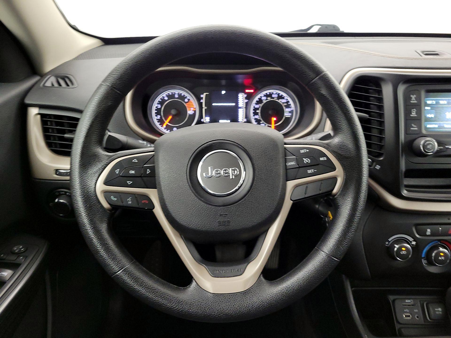 Thumbnail: 2016 Jeep Cherokee - 10