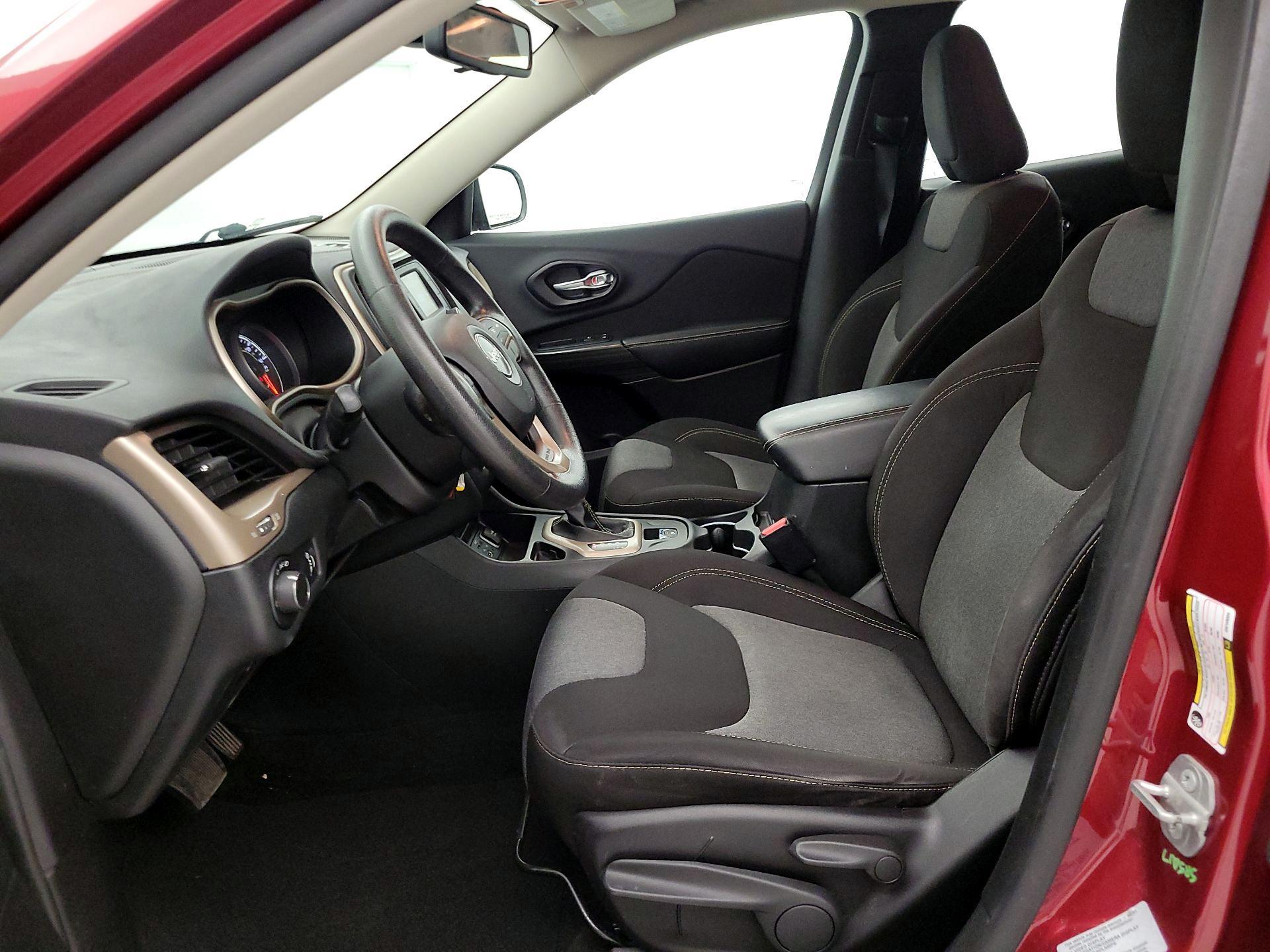 Thumbnail: 2016 Jeep Cherokee - 11