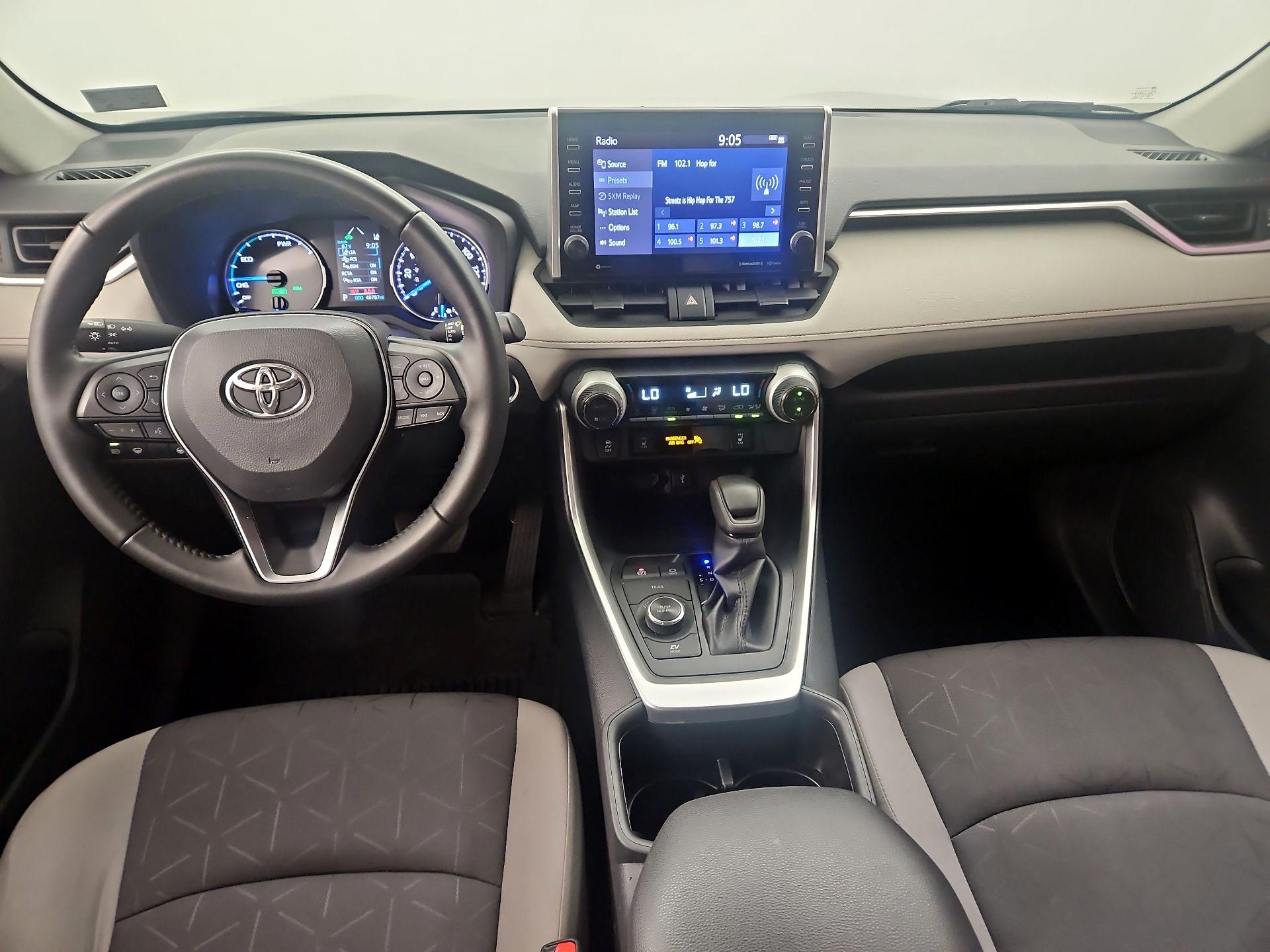 Thumbnail: 2022 Toyota RAV4 - 9