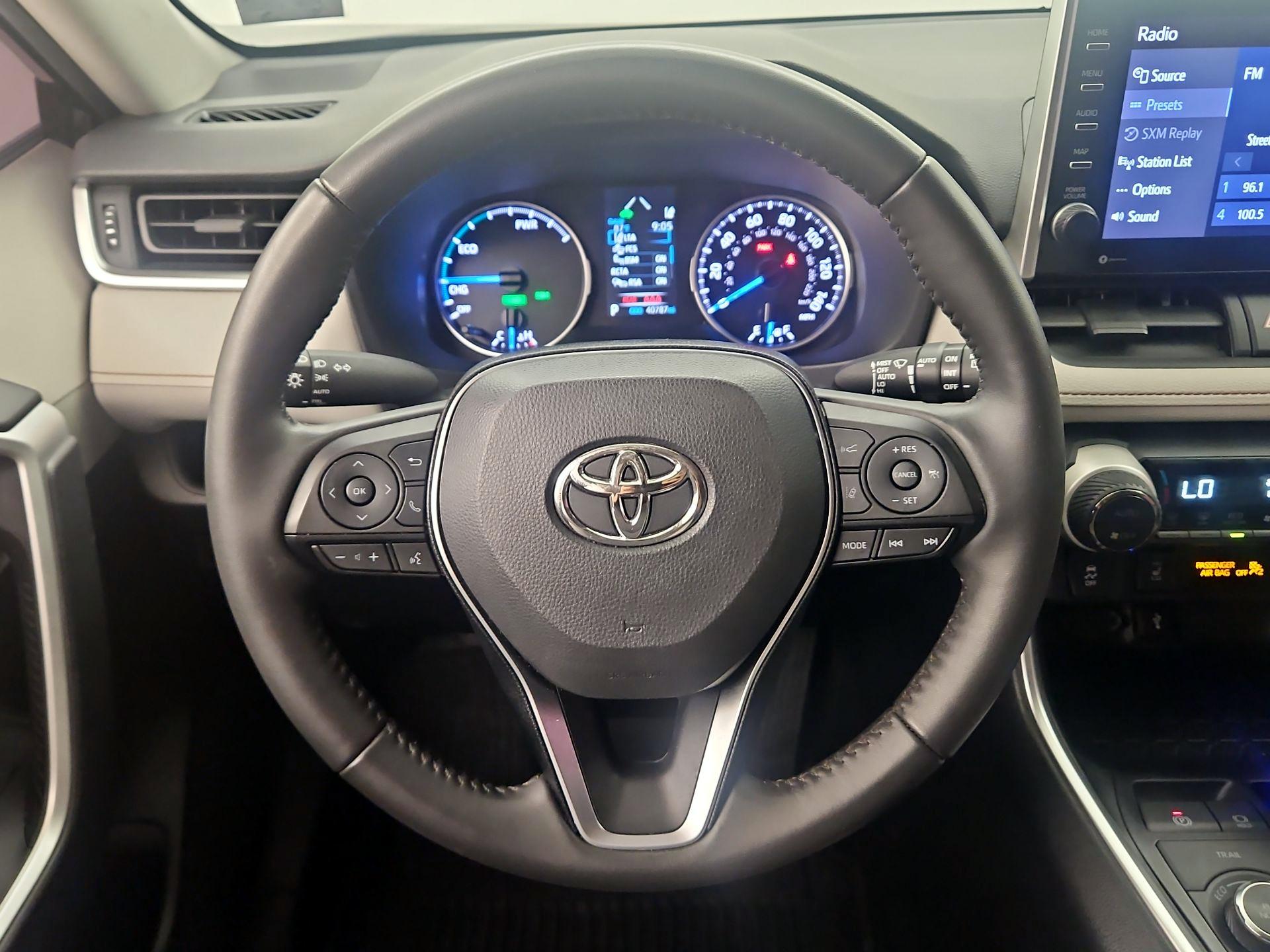 Thumbnail: 2022 Toyota RAV4 - 10