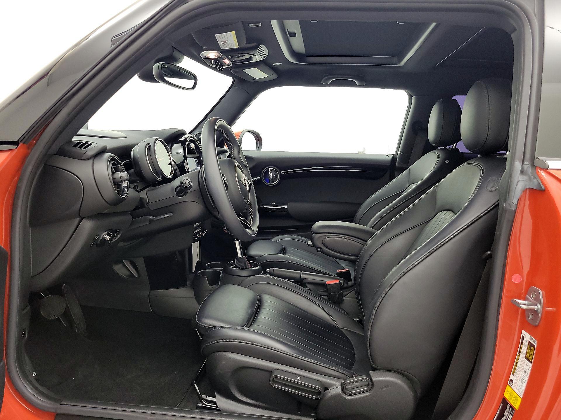 Thumbnail: 2019 MINI Cooper Hardtop - 11