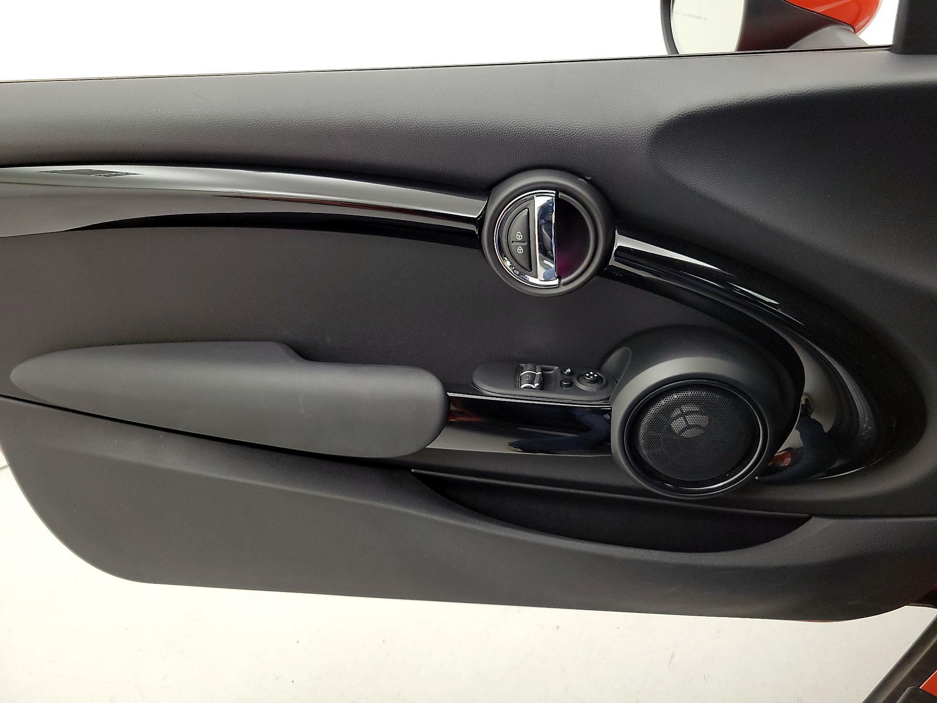 Thumbnail: 2019 MINI Cooper Hardtop - 12