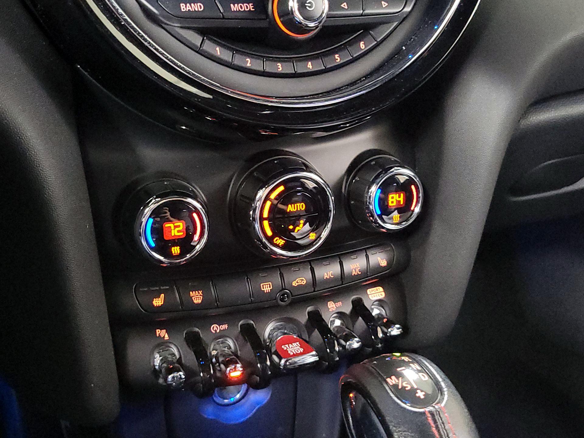 Thumbnail: 2019 MINI Cooper Hardtop - 16