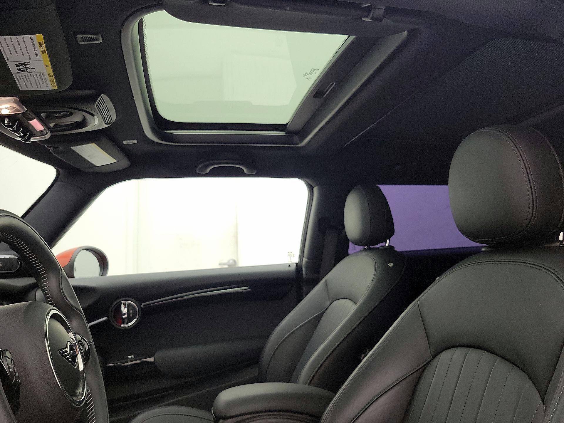 Thumbnail: 2019 MINI Cooper Hardtop - 19