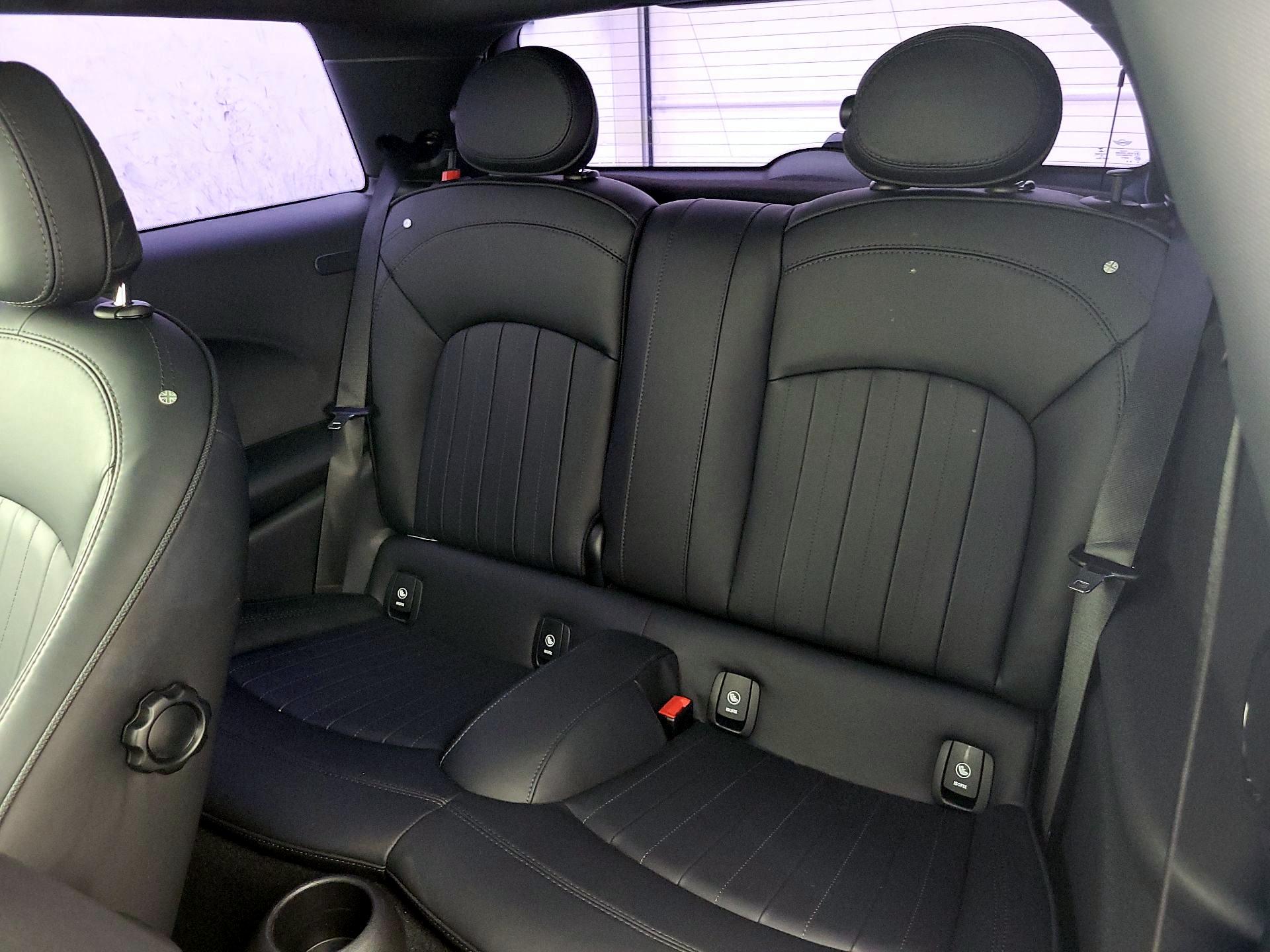 Thumbnail: 2019 MINI Cooper Hardtop - 20