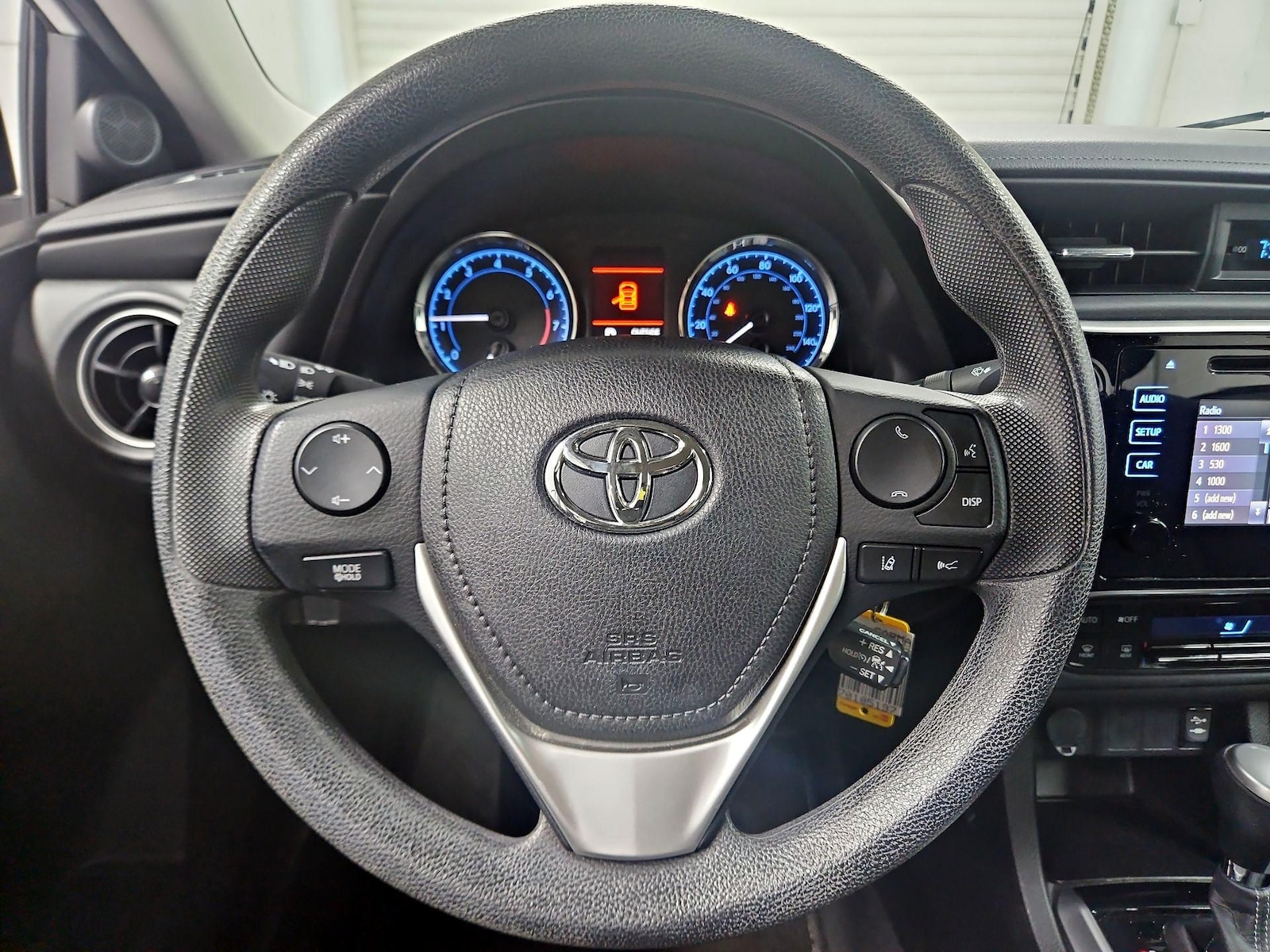 2017 Toyota Corolla LE - Photo 11