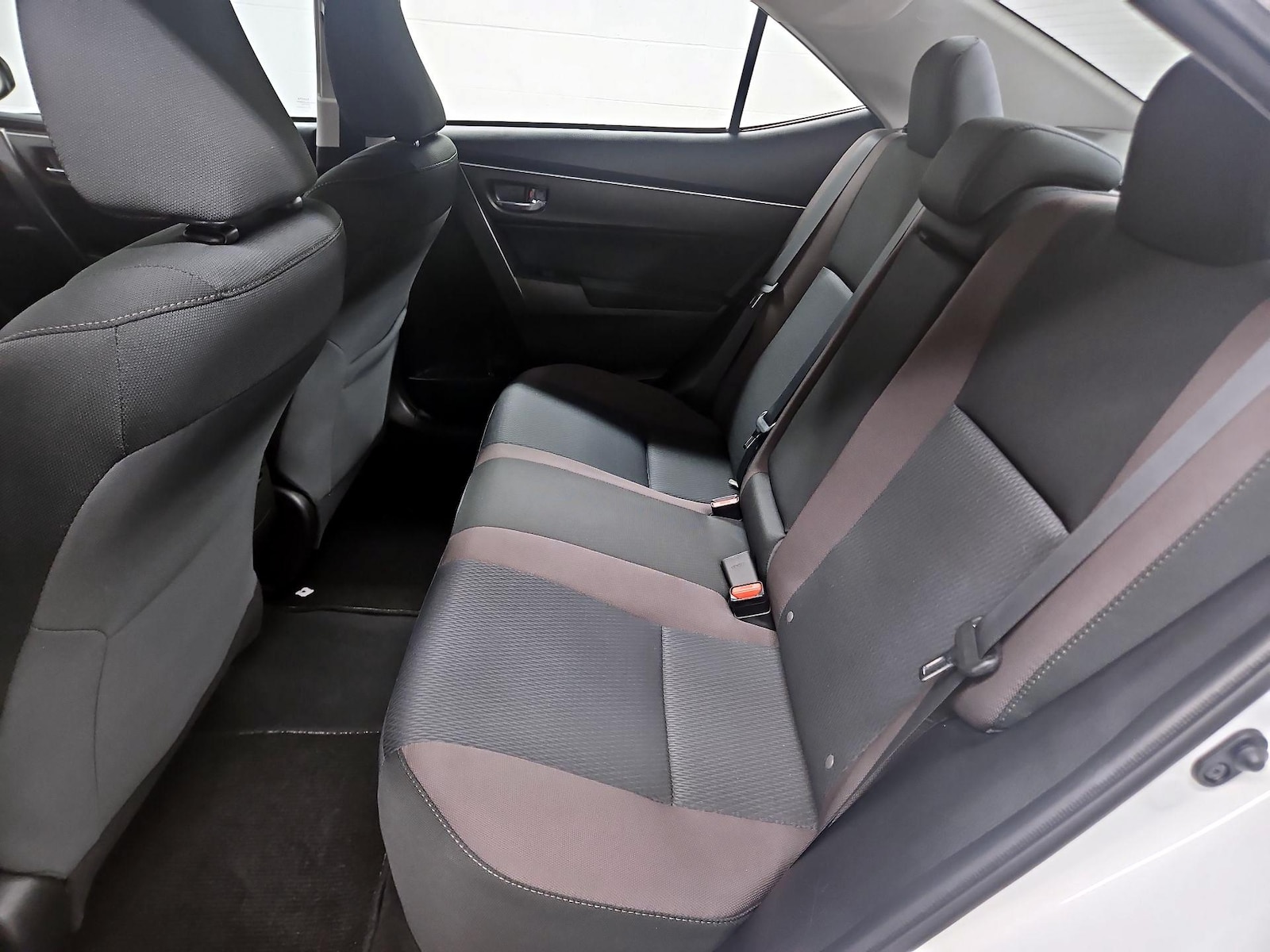 2017 Toyota Corolla LE - Photo 20