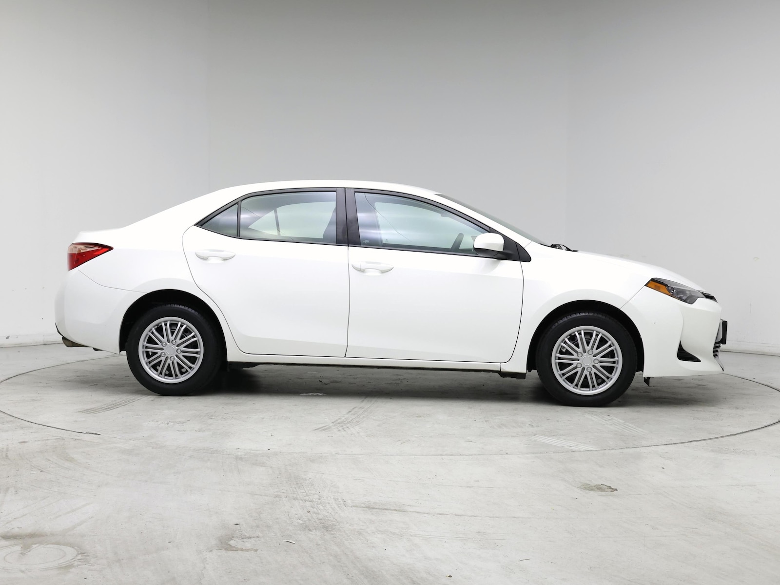 2017 Toyota Corolla LE - Photo 8