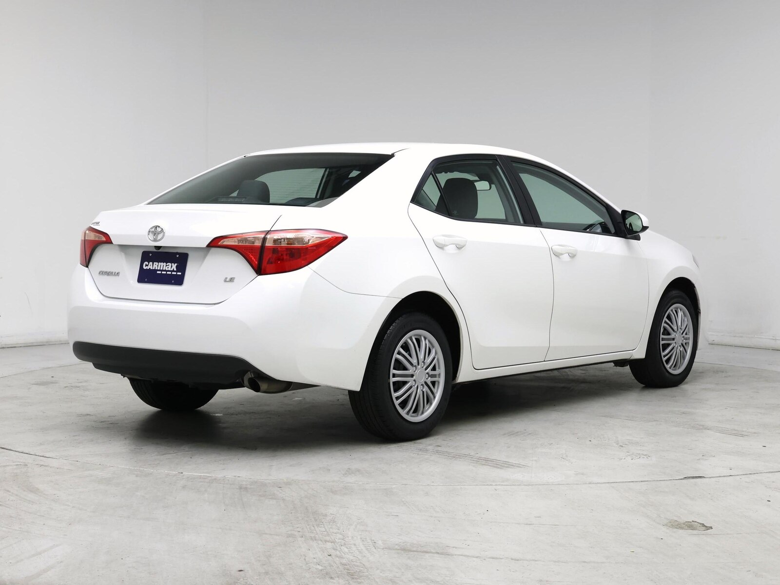 2017 Toyota Corolla LE - Photo 9