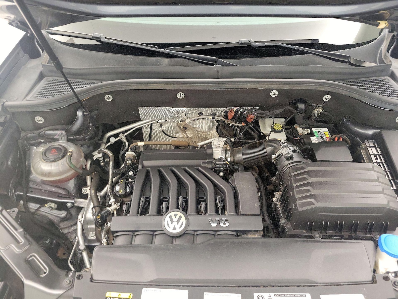 2021 Volkswagen Atlas SE w/Tech R-Line - Photo 24