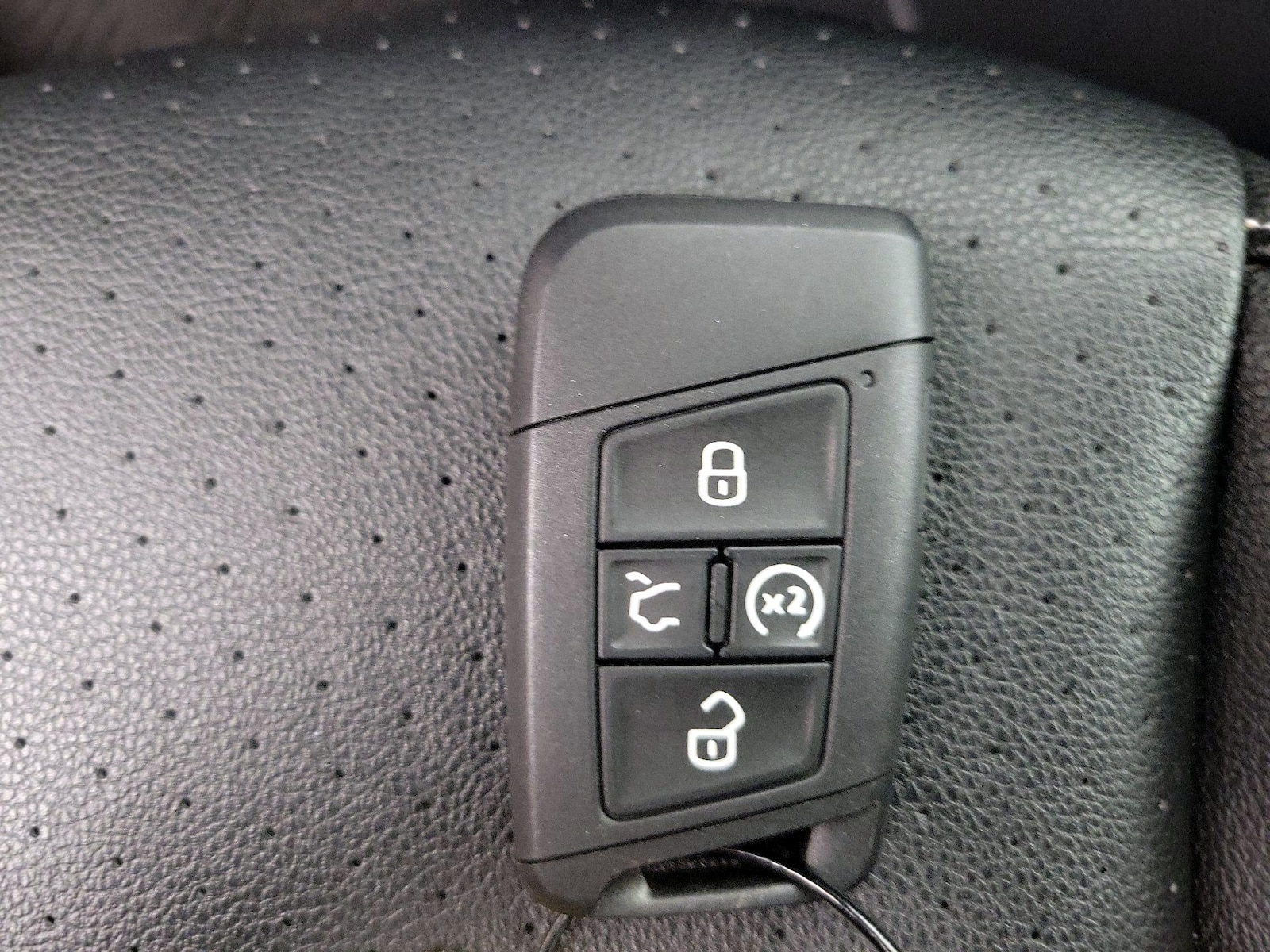 2021 Volkswagen Atlas SE w/Tech R-Line - Photo 25