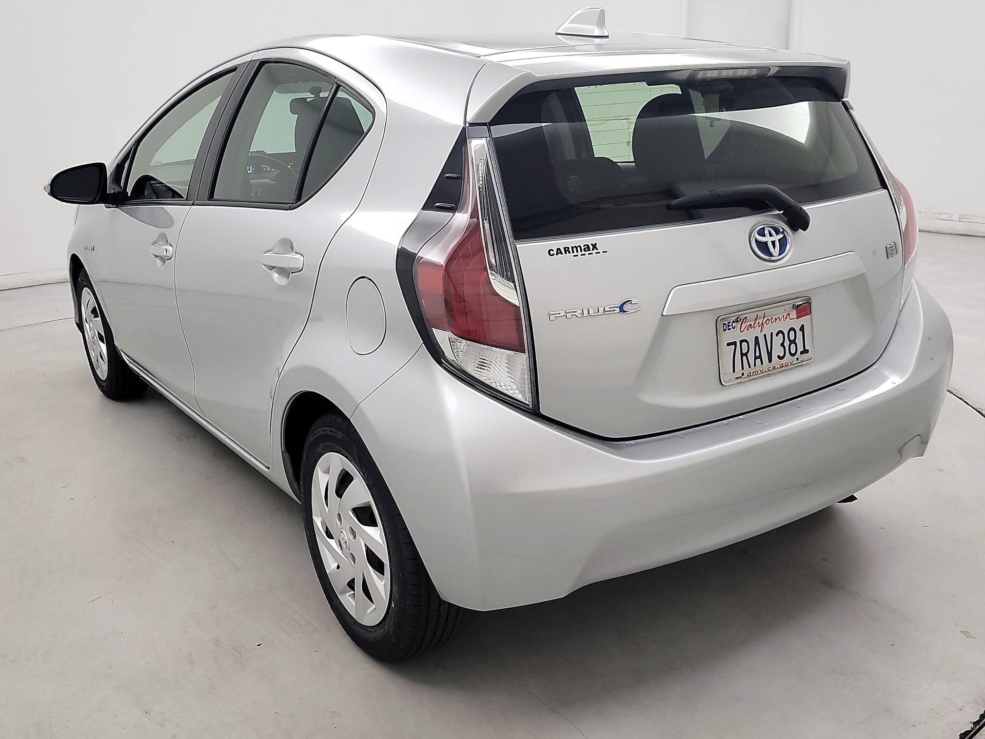Thumbnail: 2015 Toyota Prius c - 7
