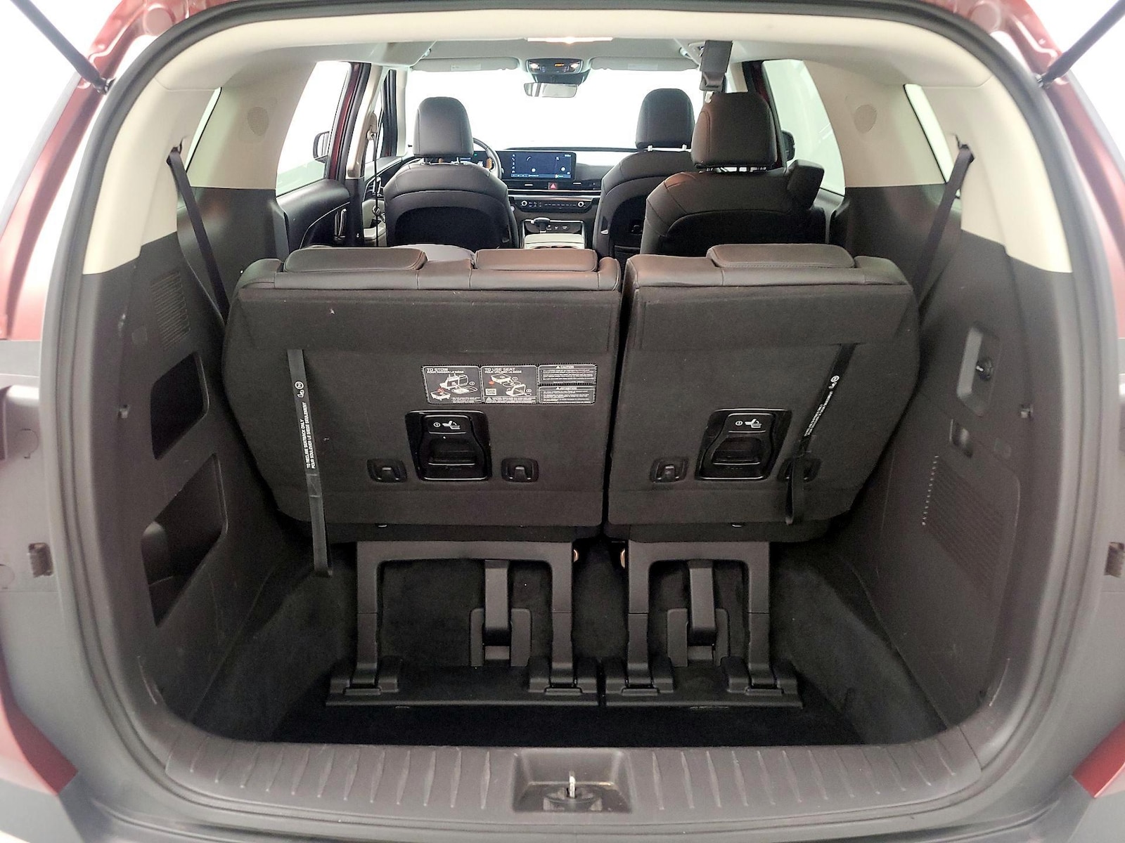 2025 Kia Carnival LXS - Photo 23
