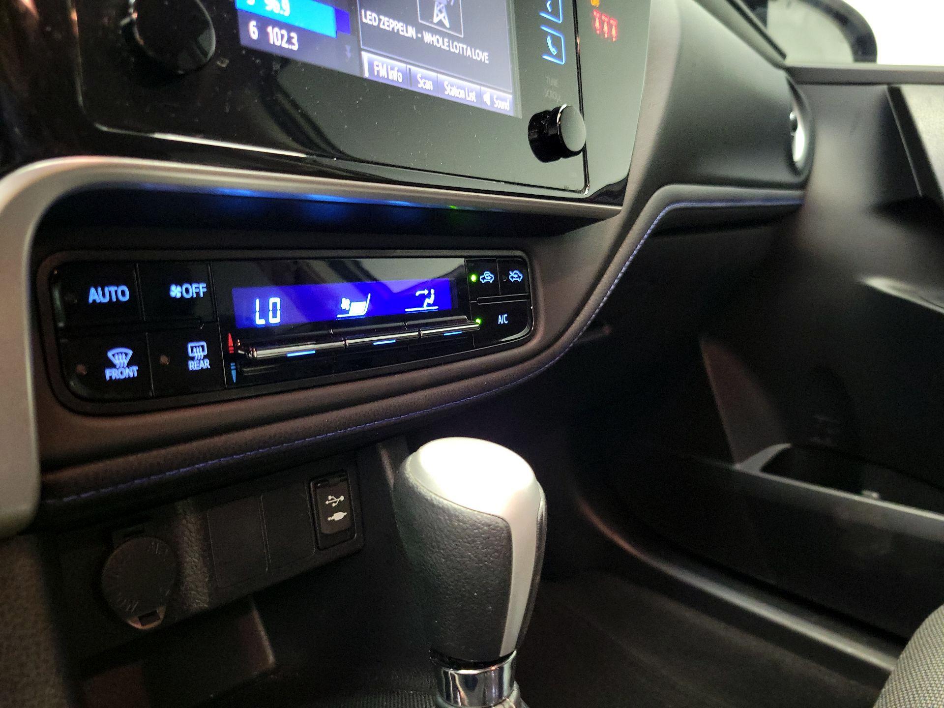 Thumbnail: 2018 Toyota Corolla - 16