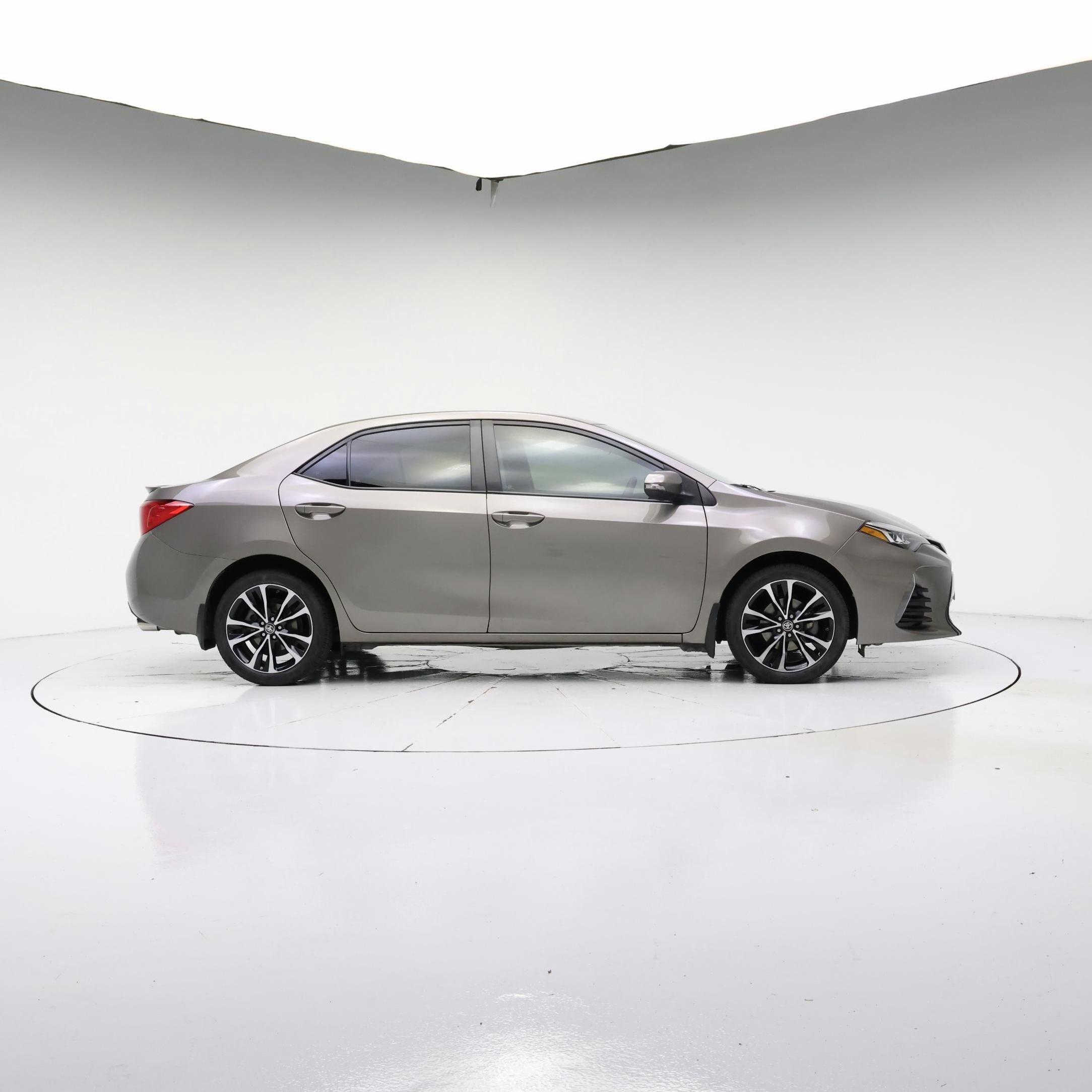 Thumbnail: 2018 Toyota Corolla - 7