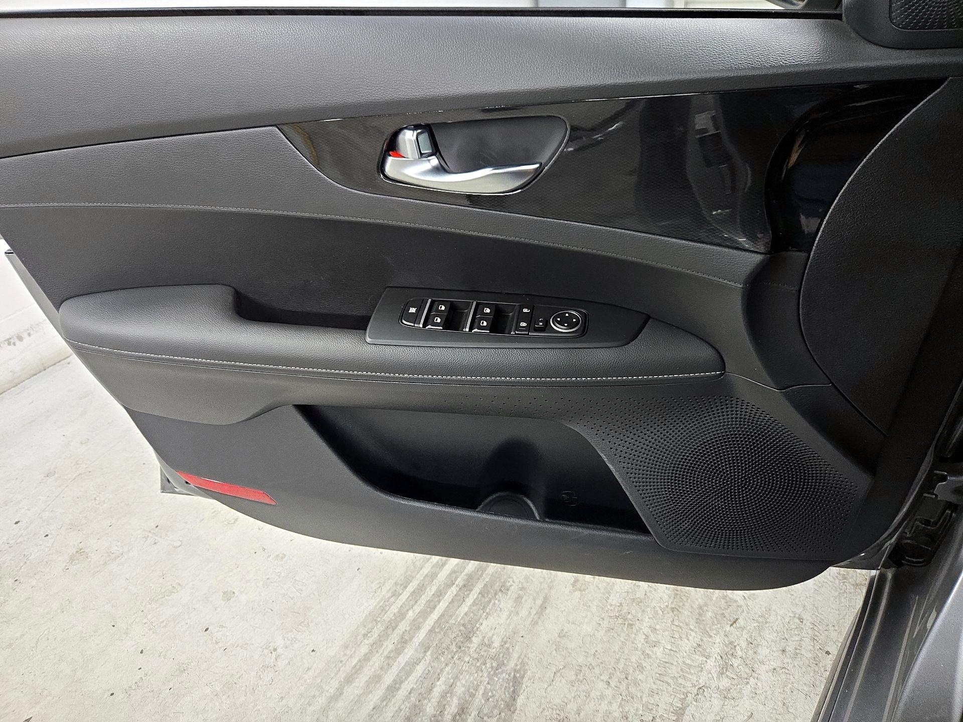 Thumbnail: 2024 Kia Forte - 12