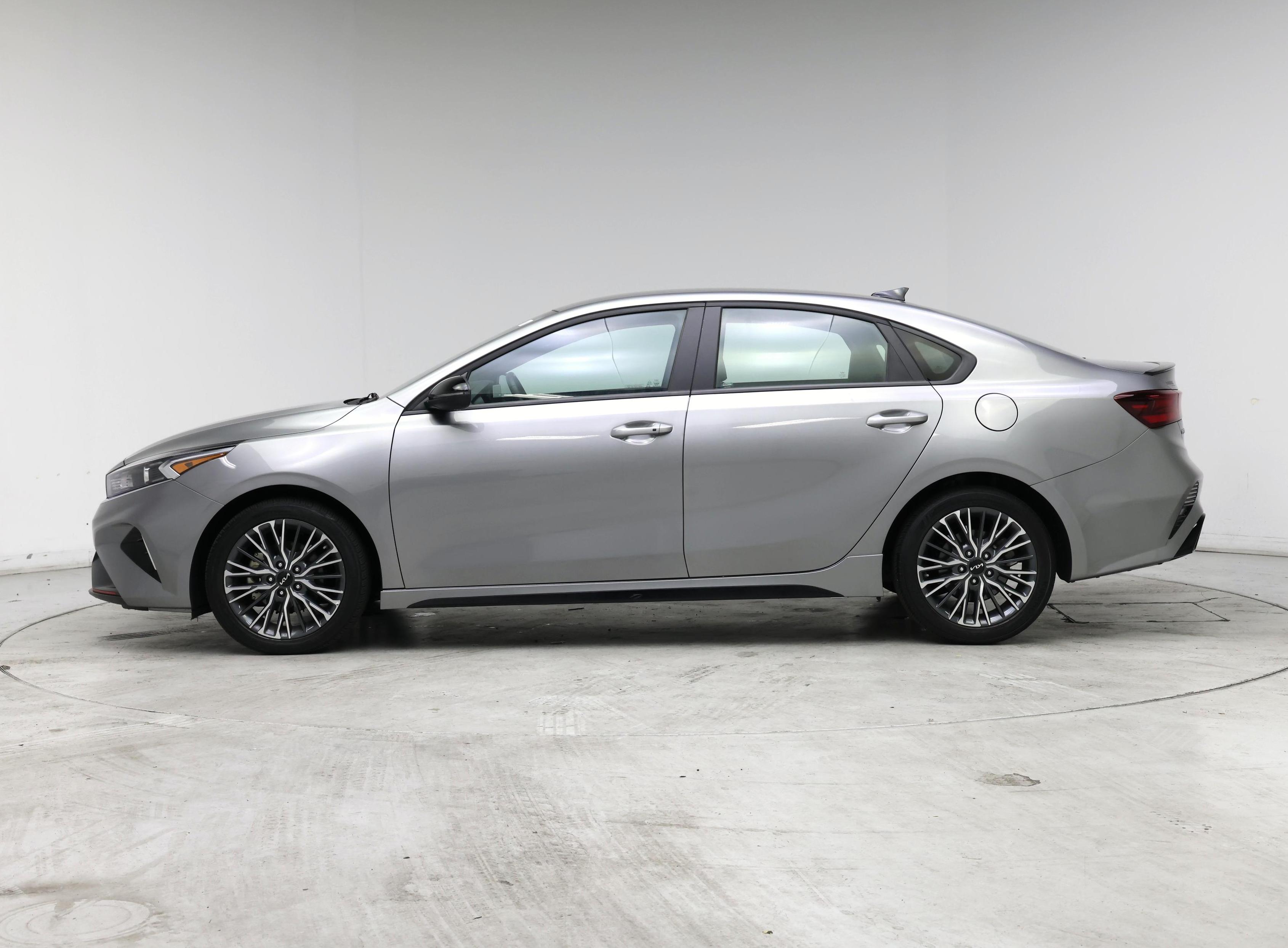 Thumbnail: 2024 Kia Forte - 3