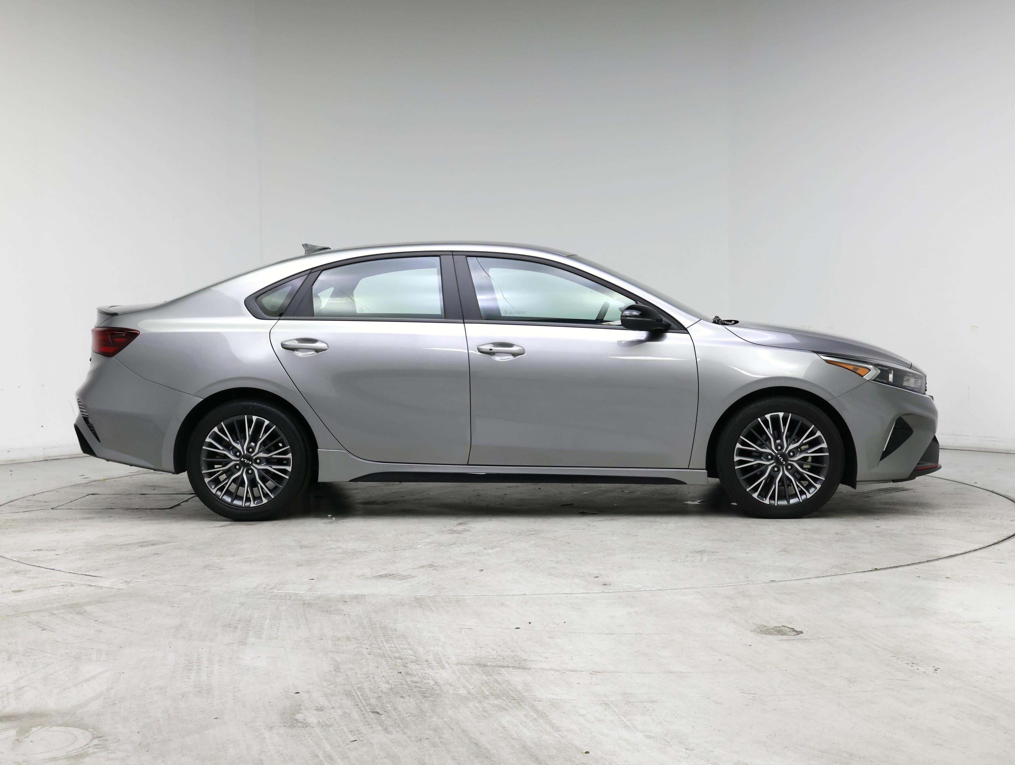 Thumbnail: 2024 Kia Forte - 7