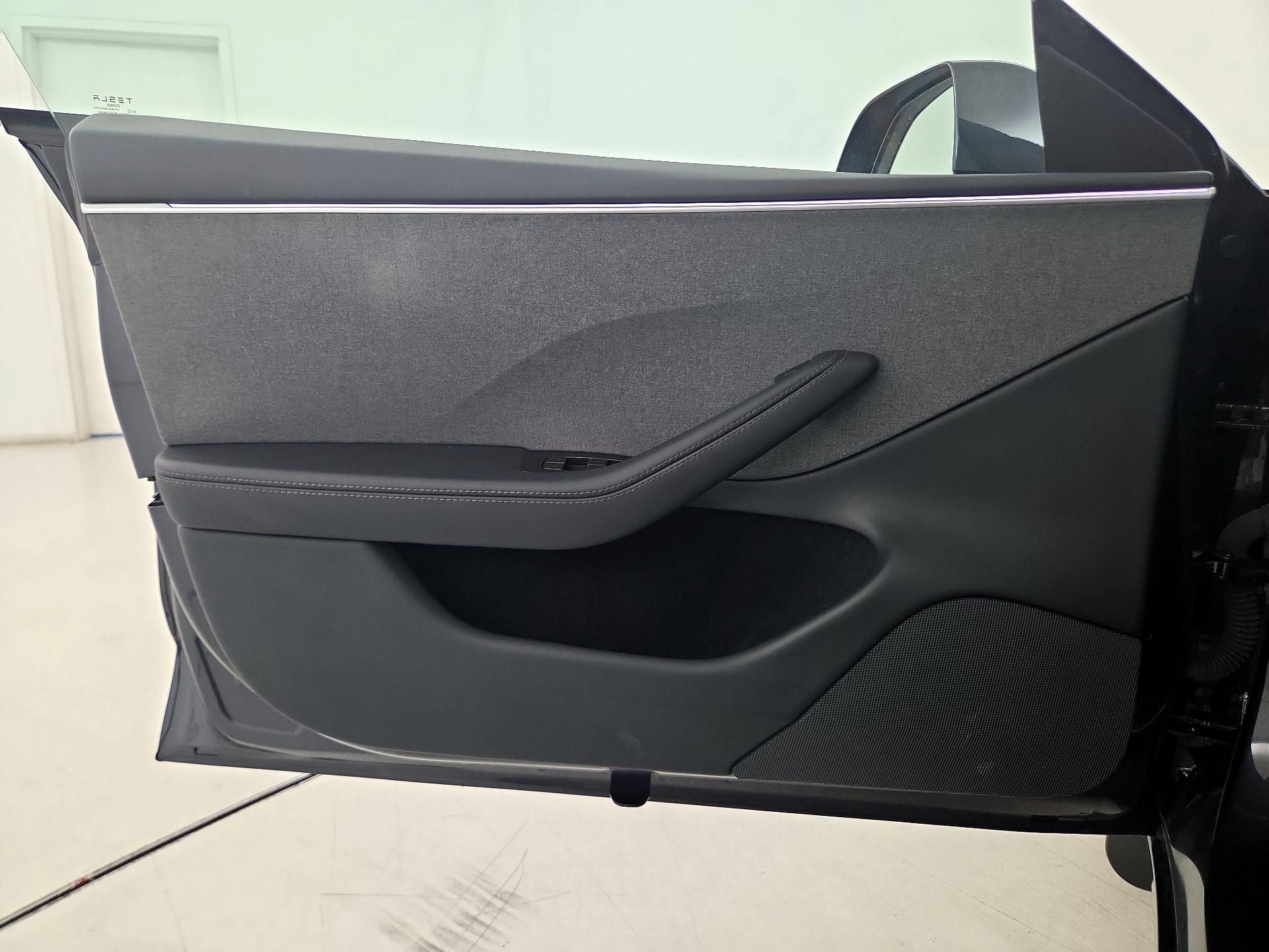Thumbnail: 2025 Tesla Model 3 - 12