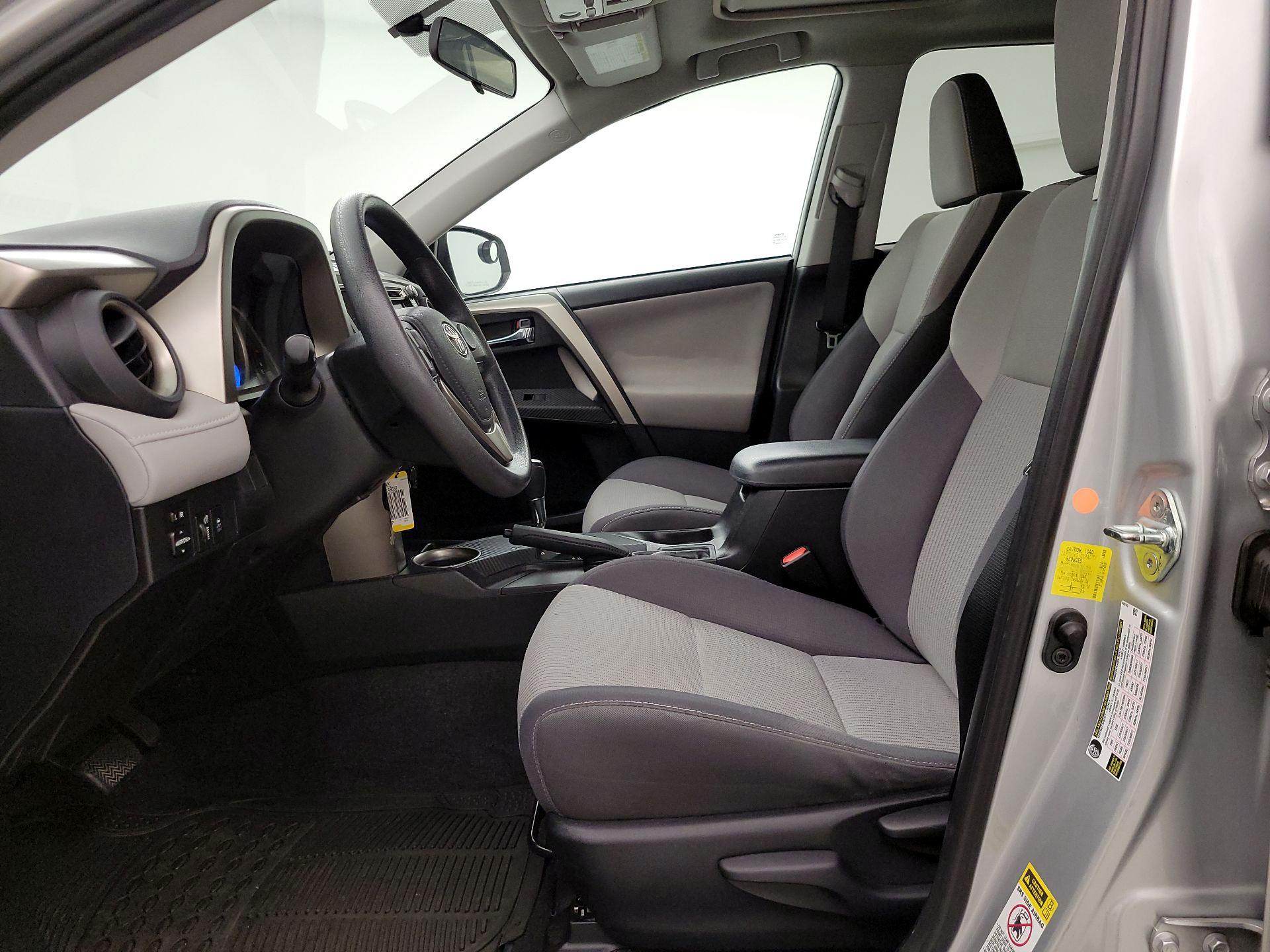 Thumbnail: 2015 Toyota RAV4 - 11