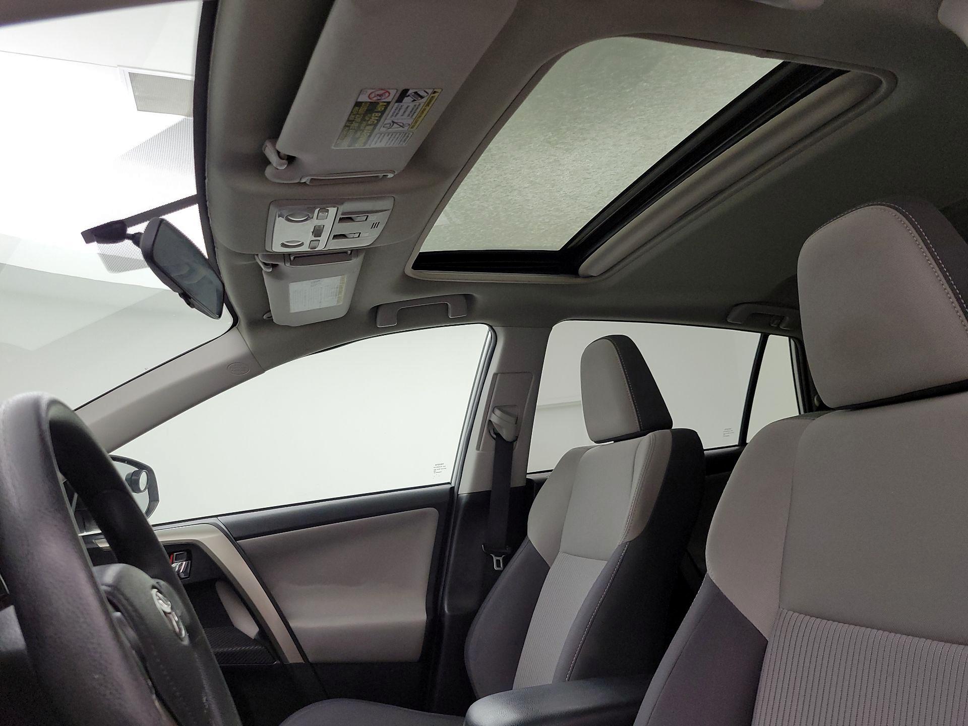 Thumbnail: 2015 Toyota RAV4 - 19